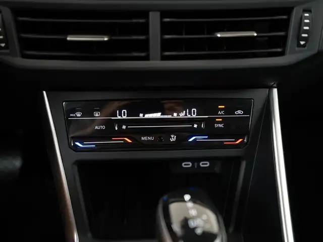 Volkswagen Polo view 11