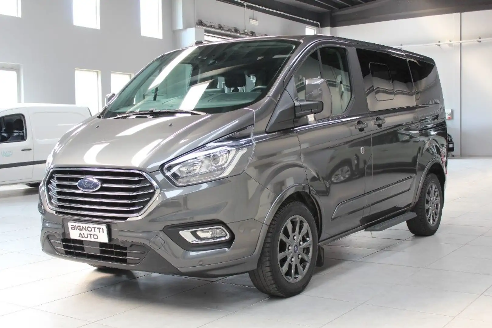 Ford Tourneo Custom 320 2.0 EcoBlue 130CV MHEV PC Titanium Grigio - 1