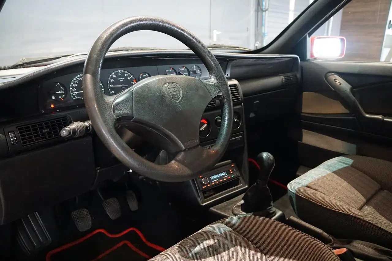 Lancia Delta HPE 2.0-16V 139 PK 3-DEURS ORIGINEEL NEDERLANDS, foto 4
