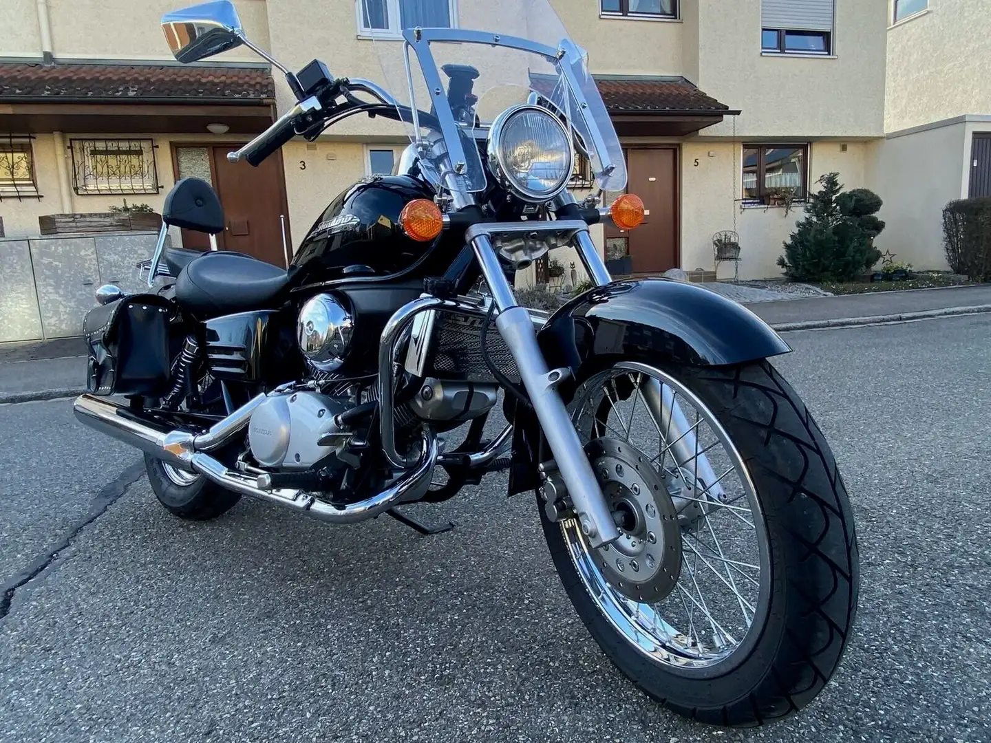 Honda Shadow 125 Zwart - 2