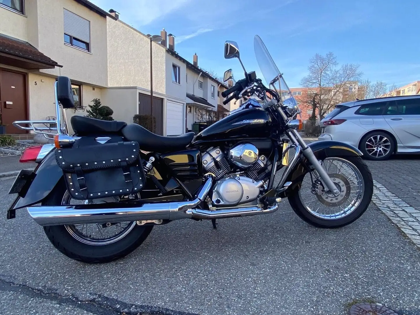 Honda Shadow 125 Zwart - 1