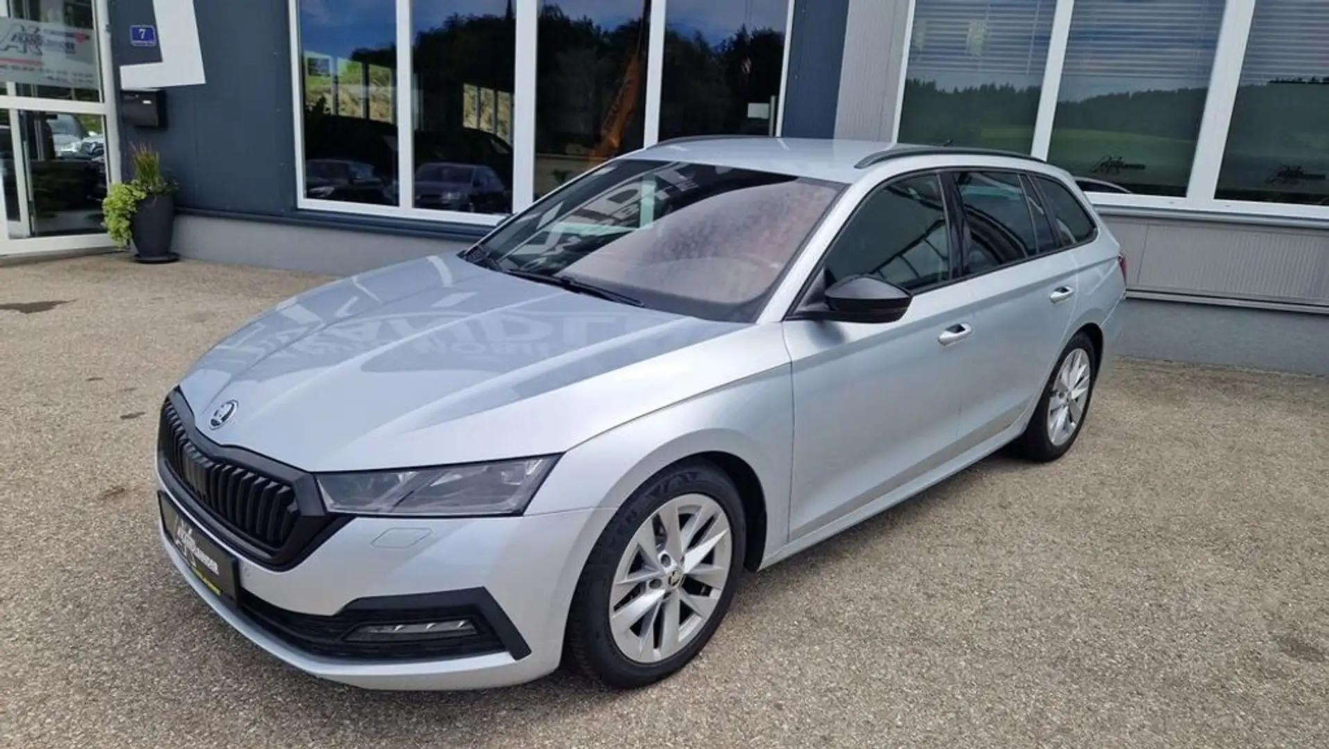 Skoda Octavia '''' Betriebsurlaub bis 26. 7. 26 '''' Silber - 2