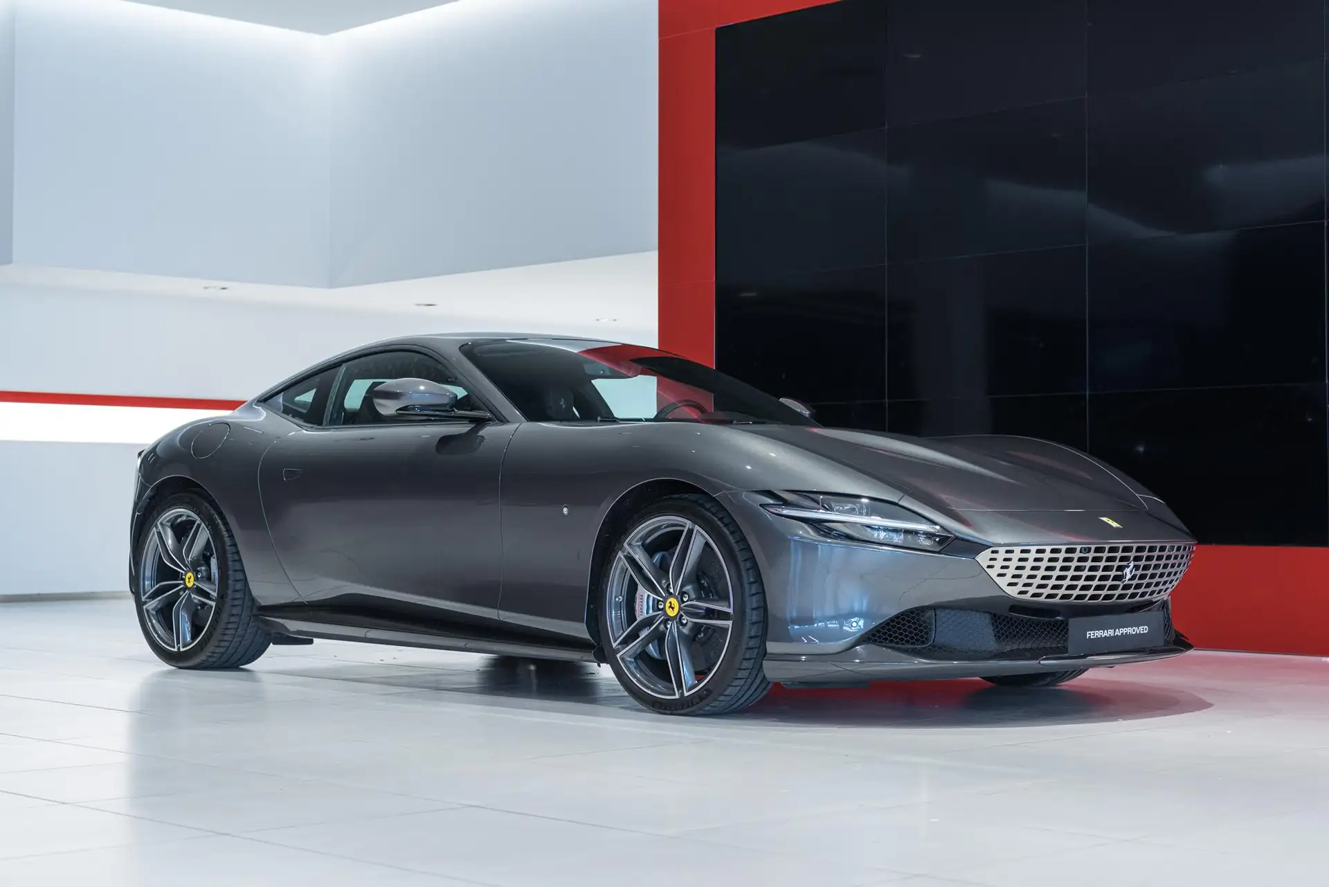 페라리 로마 3.9 V8 BiTurbo 2020 회색 사진 2