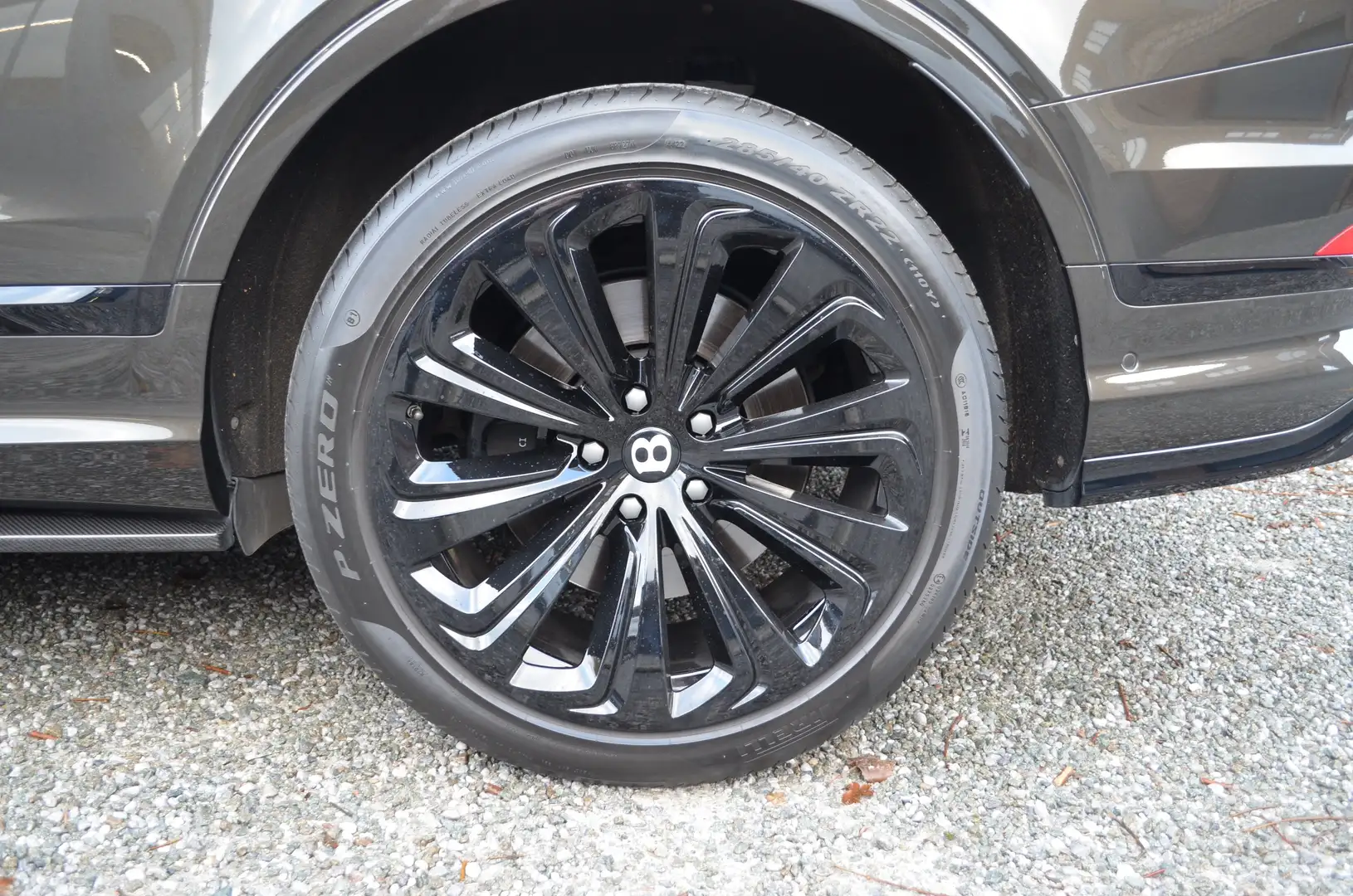 Bentley Bentayga V8S Belgian Equestrian Edition 1/10 MEGA FULL! Gris - 2