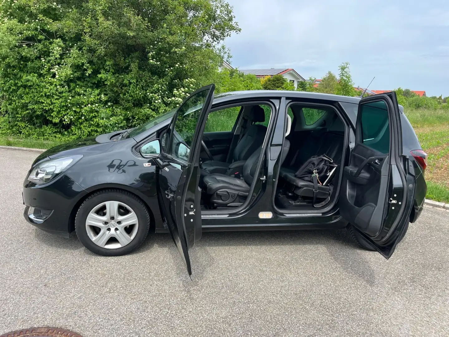 Opel Meriva 1.4 INNOVATION Automatik ,Navi, Leder Чёрный - 1