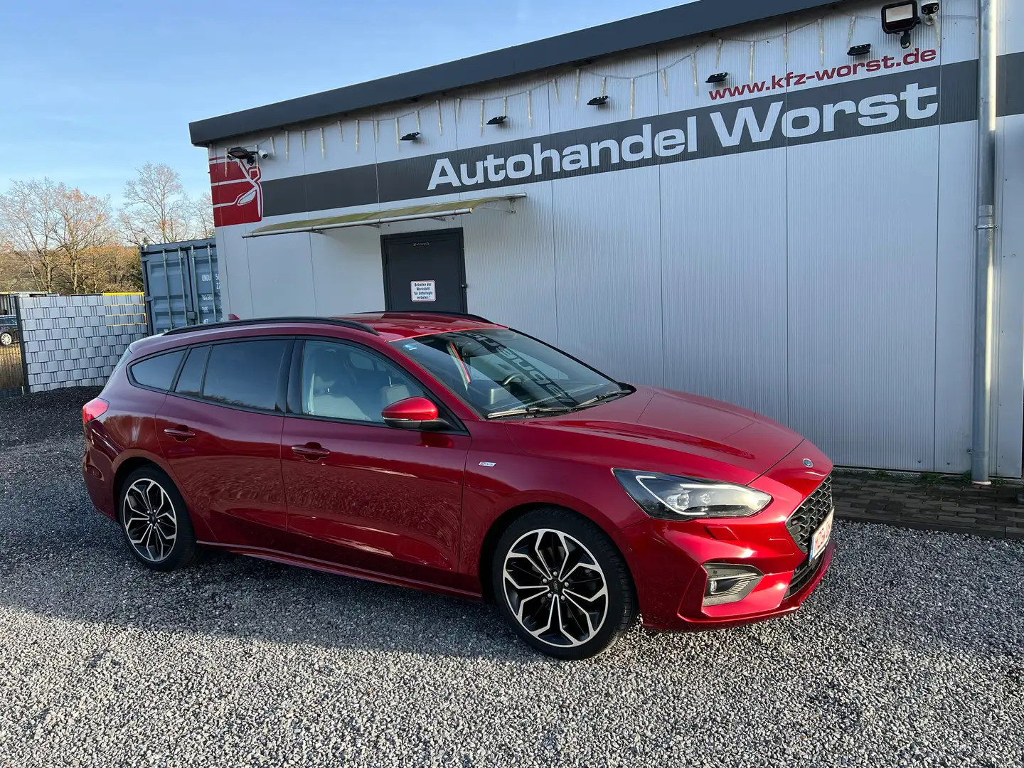 Ford Focus ST-Line mehrere Modelle vorrätig Rot - 1