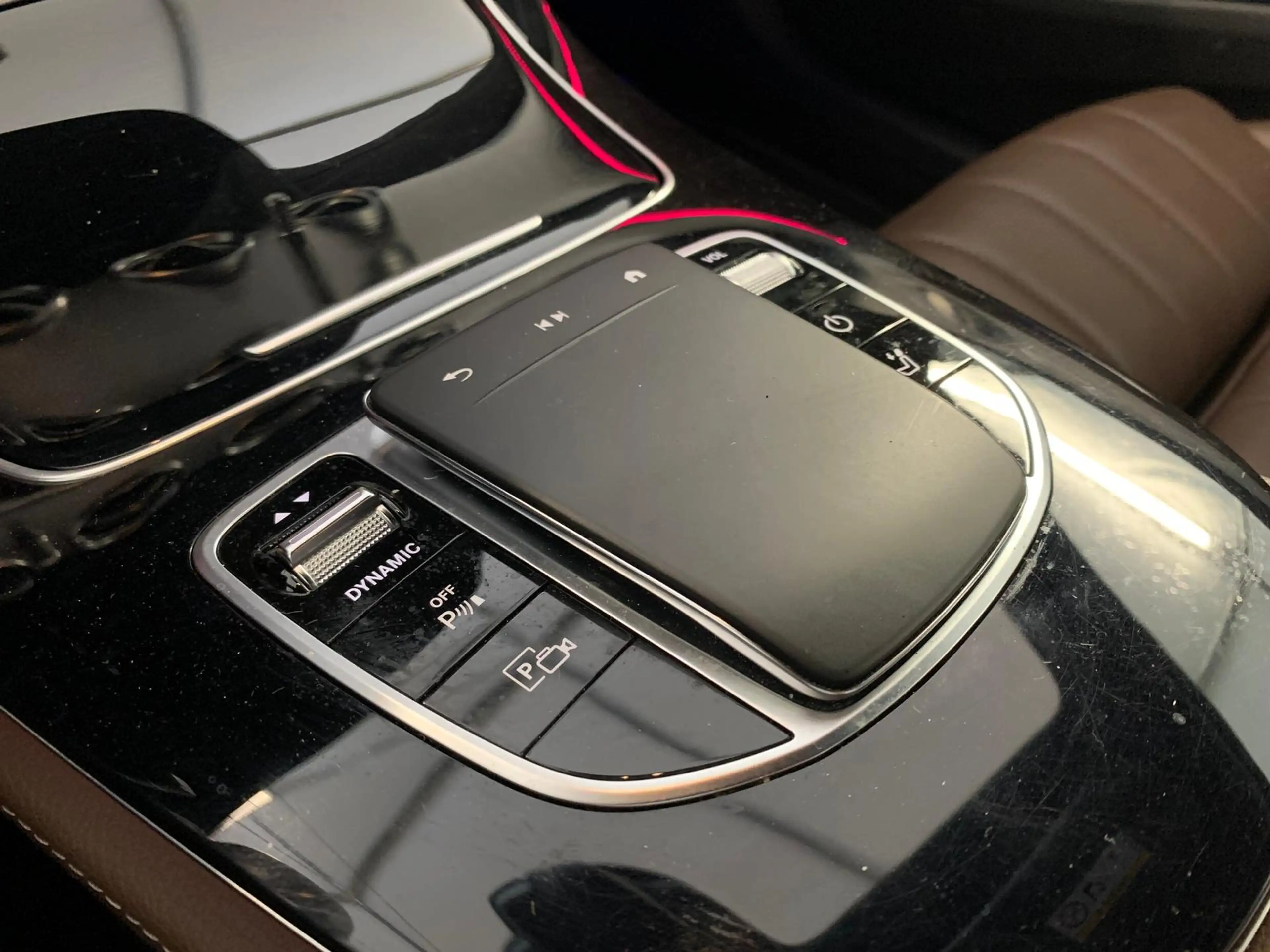 Mercedes-Benz E 300 de AMG+EXCLUSIVE DISTR/360°/AHK/BURMESTER — photo 11
