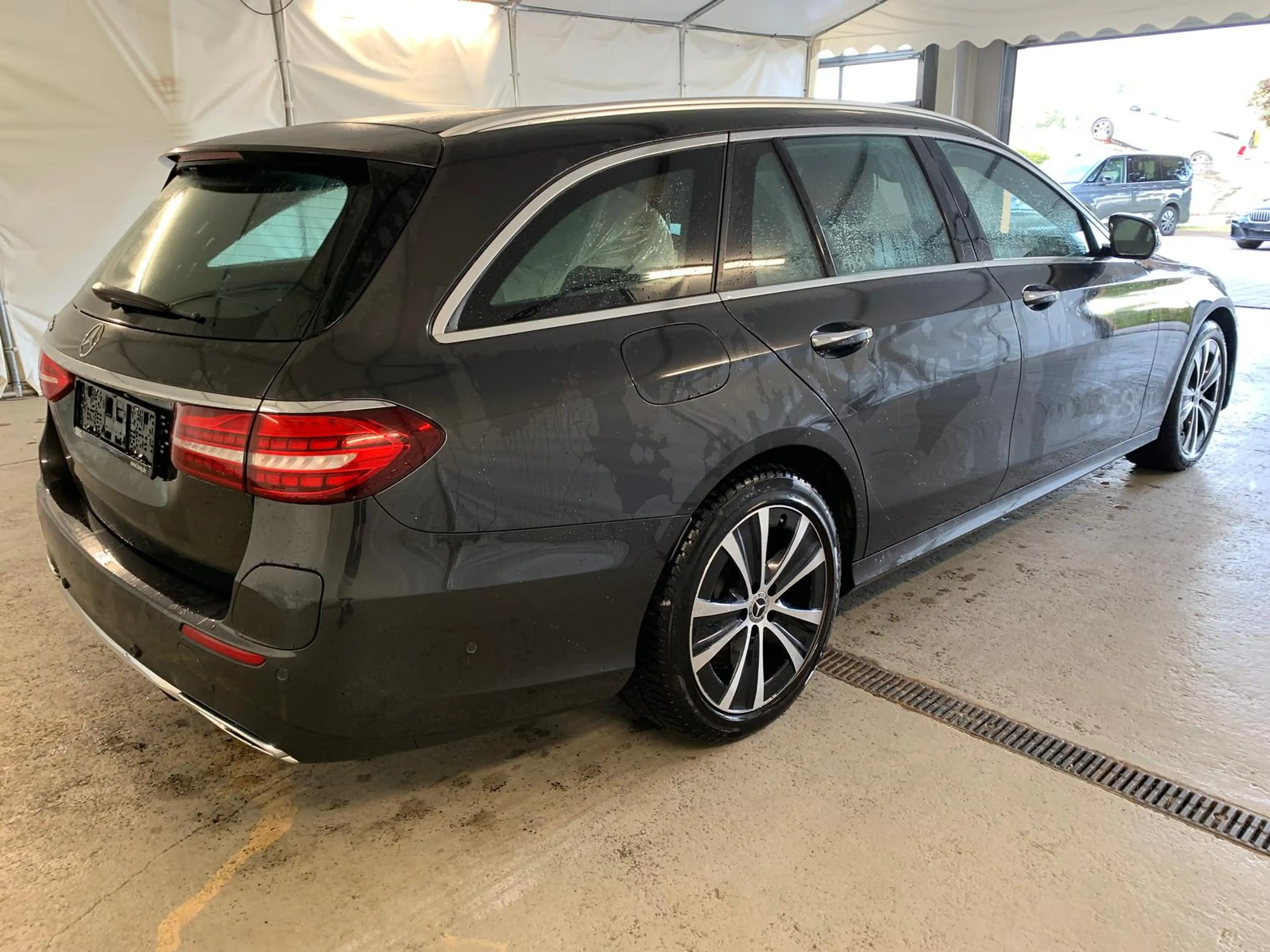 Mercedes-Benz E 300 de AMG+EXCLUSIVE DISTR/360°/AHK/BURMESTER — photo 4