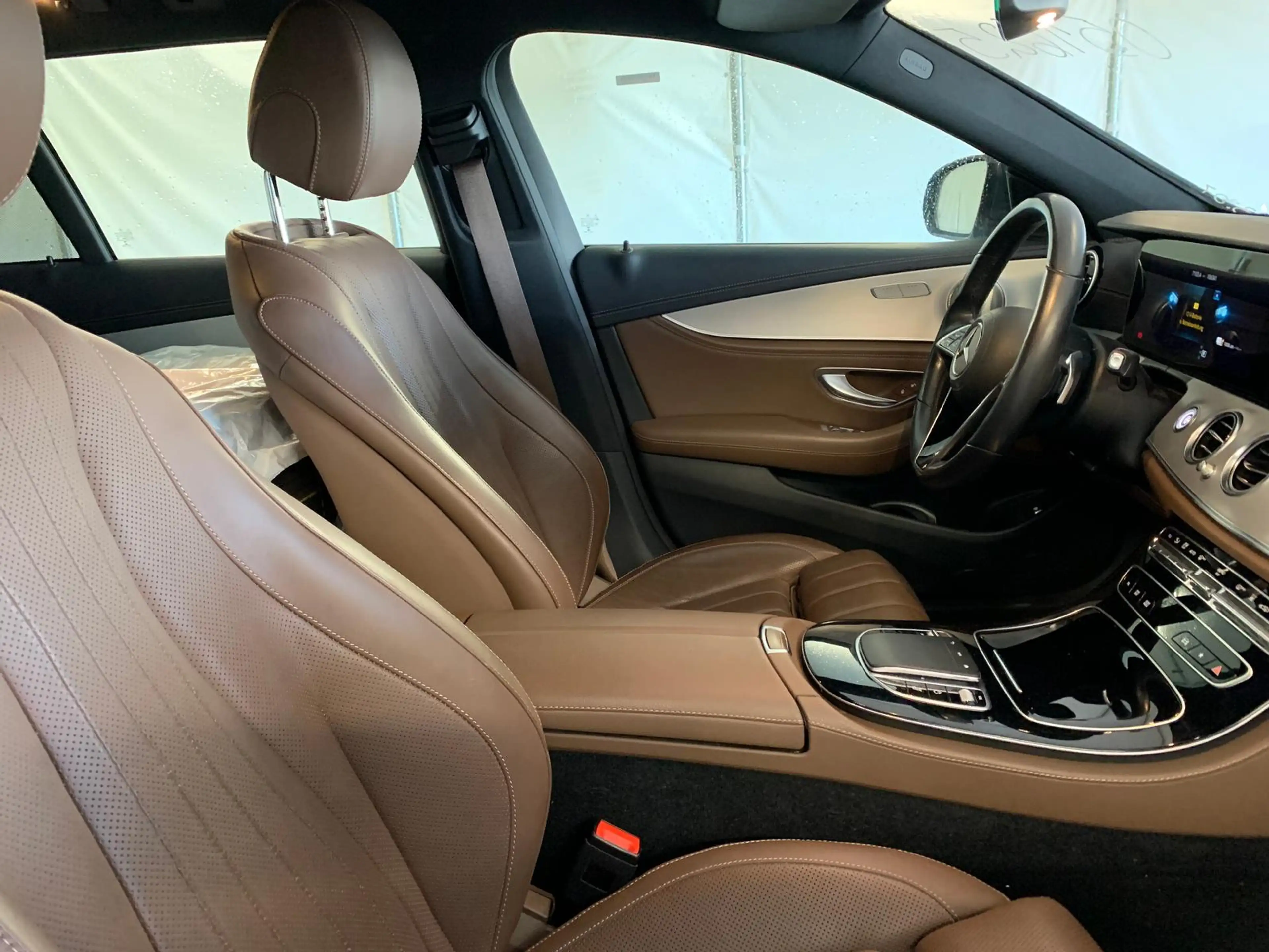 Mercedes-Benz E 300 de AMG+EXCLUSIVE DISTR/360°/AHK/BURMESTER — photo 3