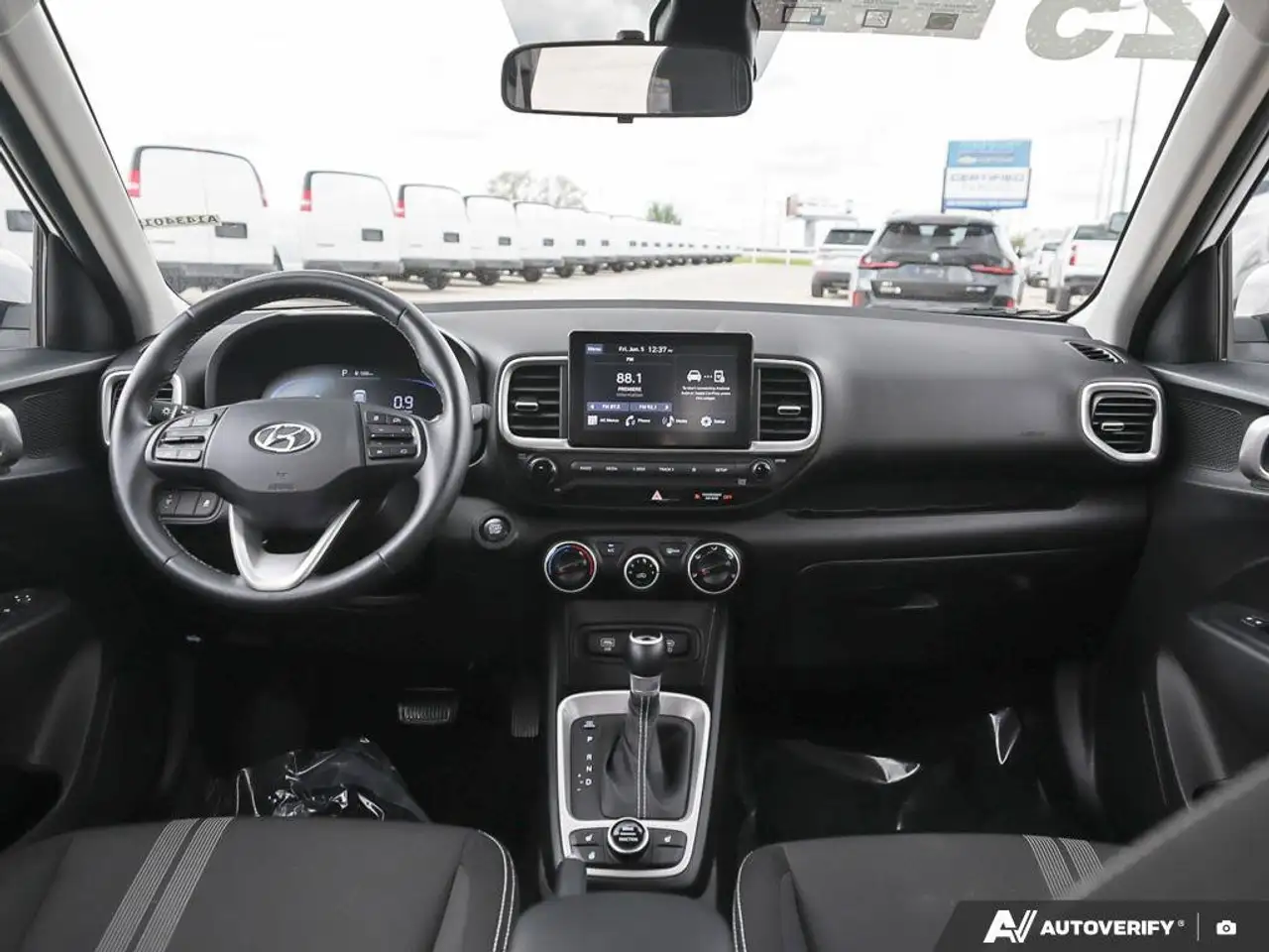 Hyundai Venue снимка Hyundai Venue