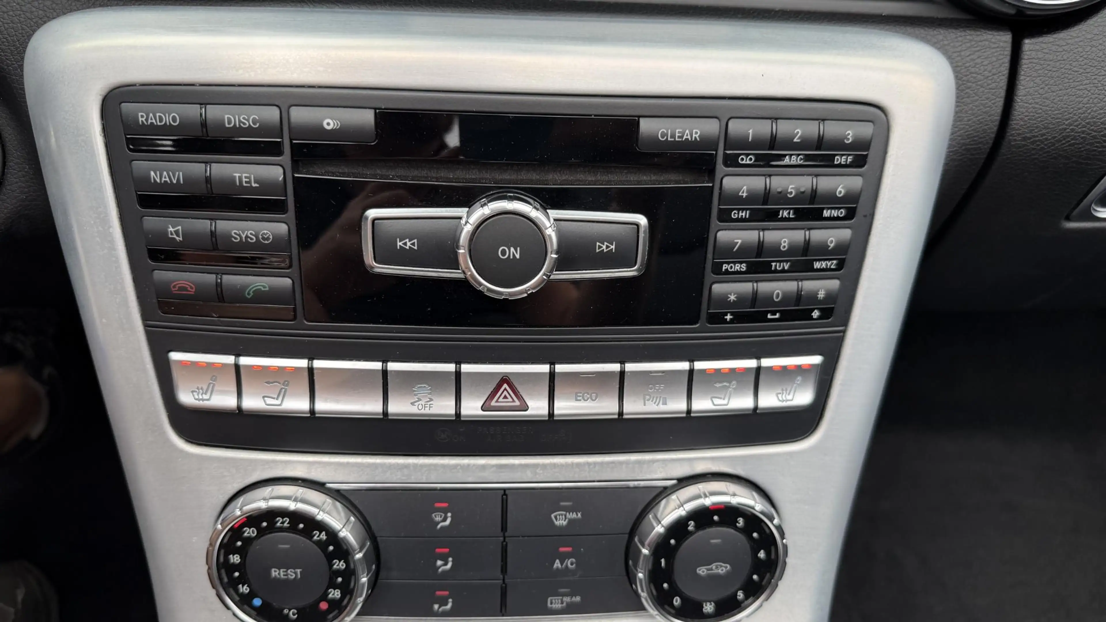 Mercedes-Benz SLK 200 — photo 21