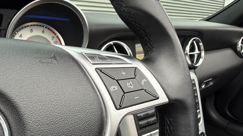 Mercedes-Benz SLK 200 — photo 15