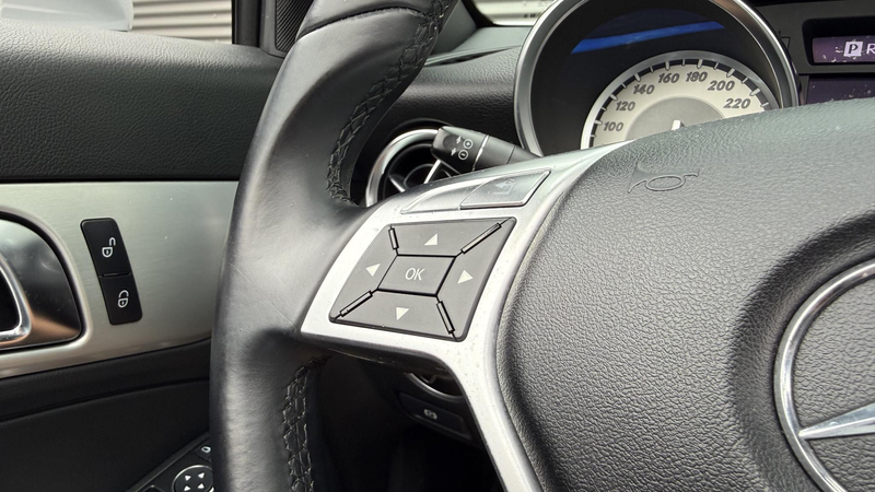 Mercedes-Benz SLK 200 — photo 14