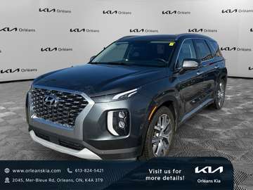 LEATHER SEATS | HEATED + VENTED SEATS | CARPLAY |