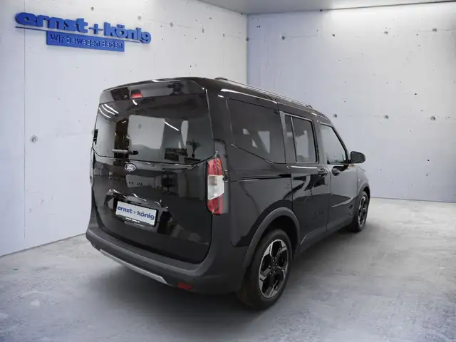 Ford Tourneo Courier view 3