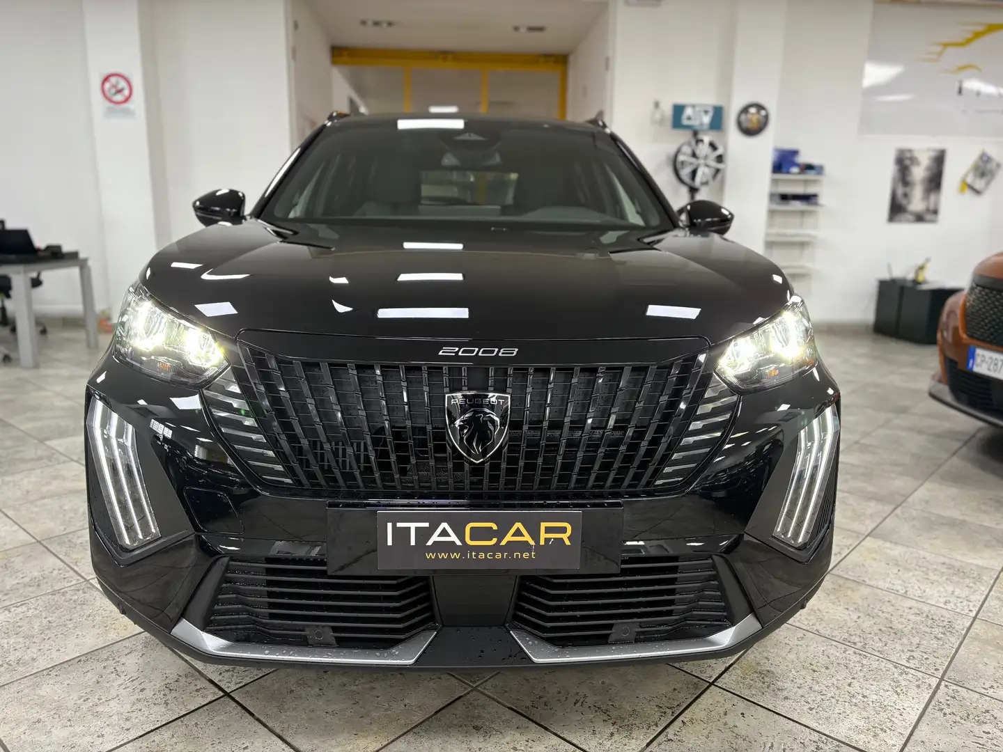 Peugeot 2008 2008 1.2 puretech Allure s Schwarz - 2