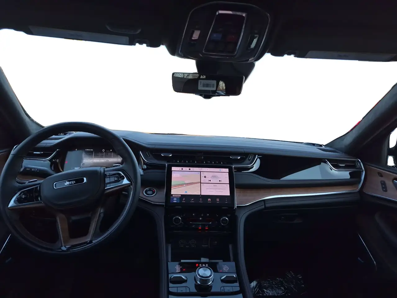 Jeep Grand Cherokee снимка Jeep Grand Cherokee