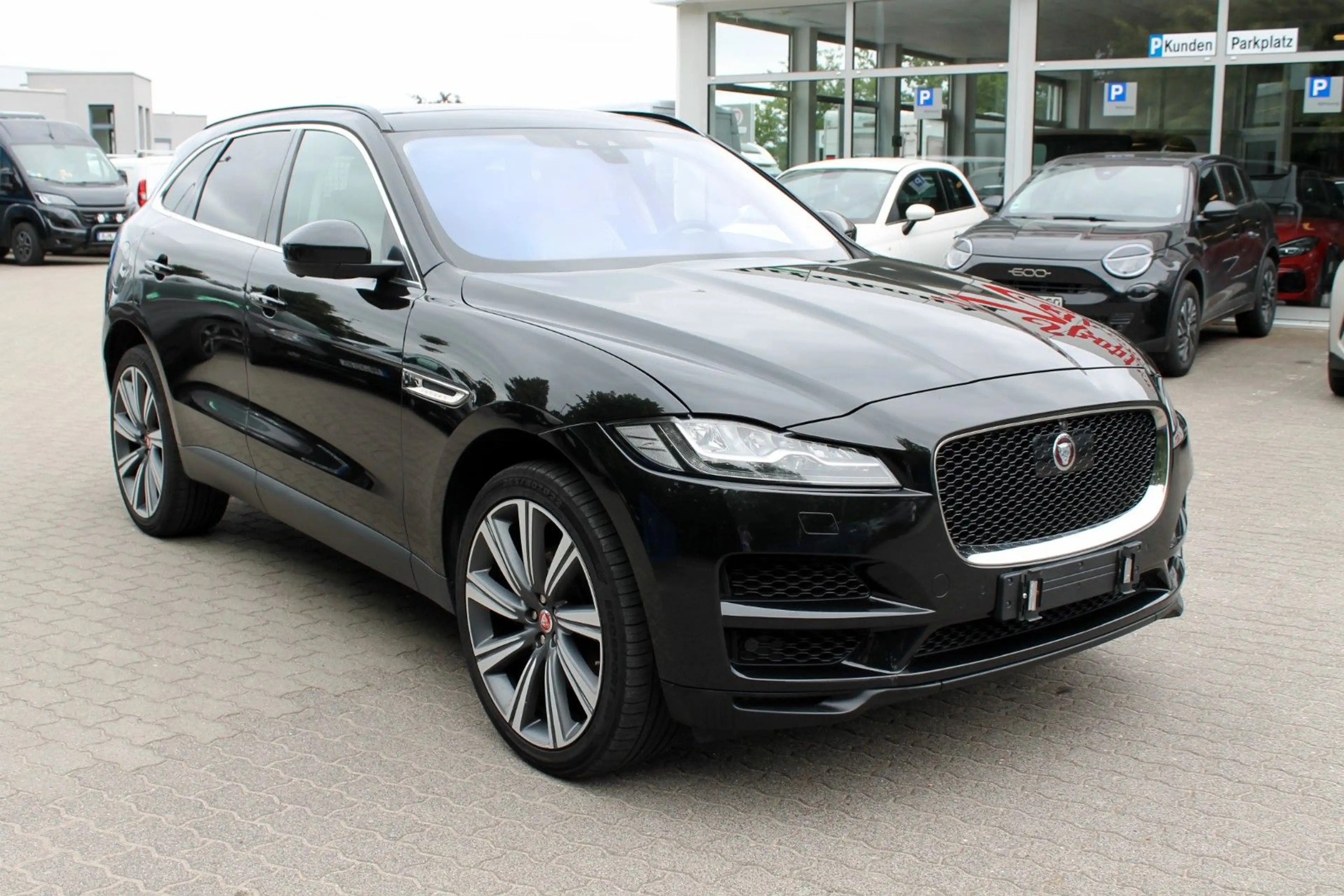 Jaguar F-Pace Prestige AWD ACC,Pano,Sound,8-fach,2x22" — photo 2