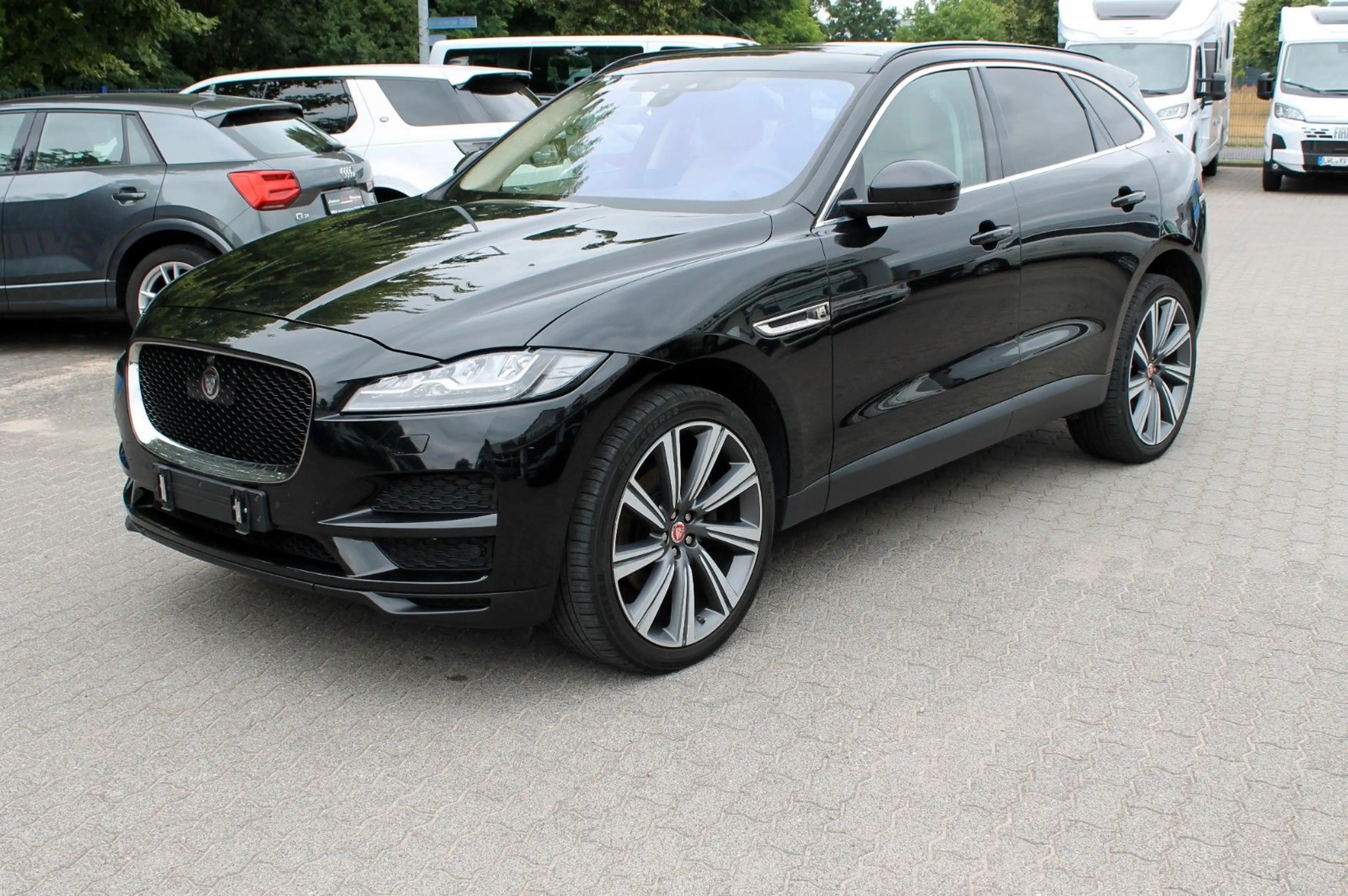 Jaguar F-Pace Prestige AWD ACC,Pano,Sound,8-fach,2x22"