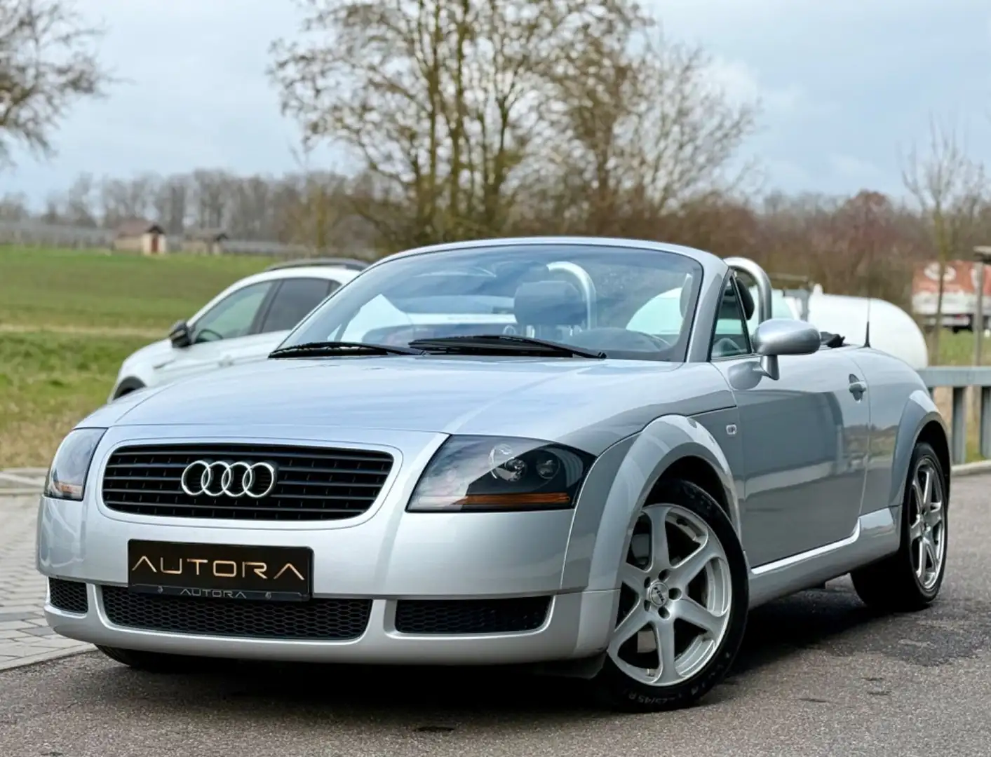 Audi TT Coupe/Roadster 1.8 T Roadster HU/AU NEU Silber - 1