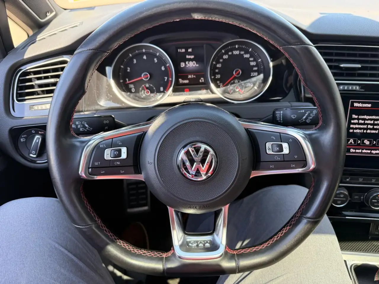 Volkswagen Golf GTI снимка Volkswagen Golf GTI