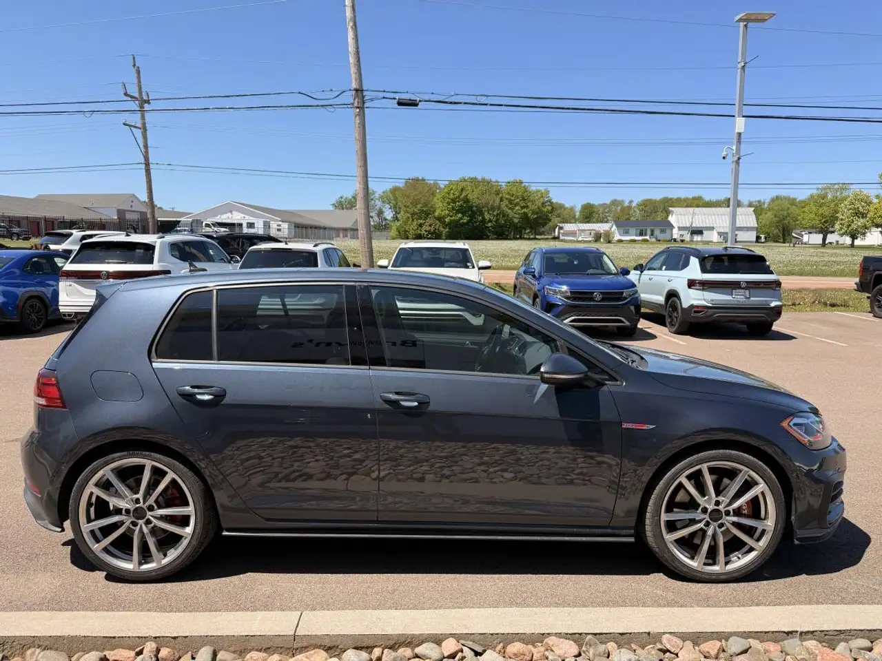 Volkswagen Golf GTI снимка Volkswagen Golf GTI