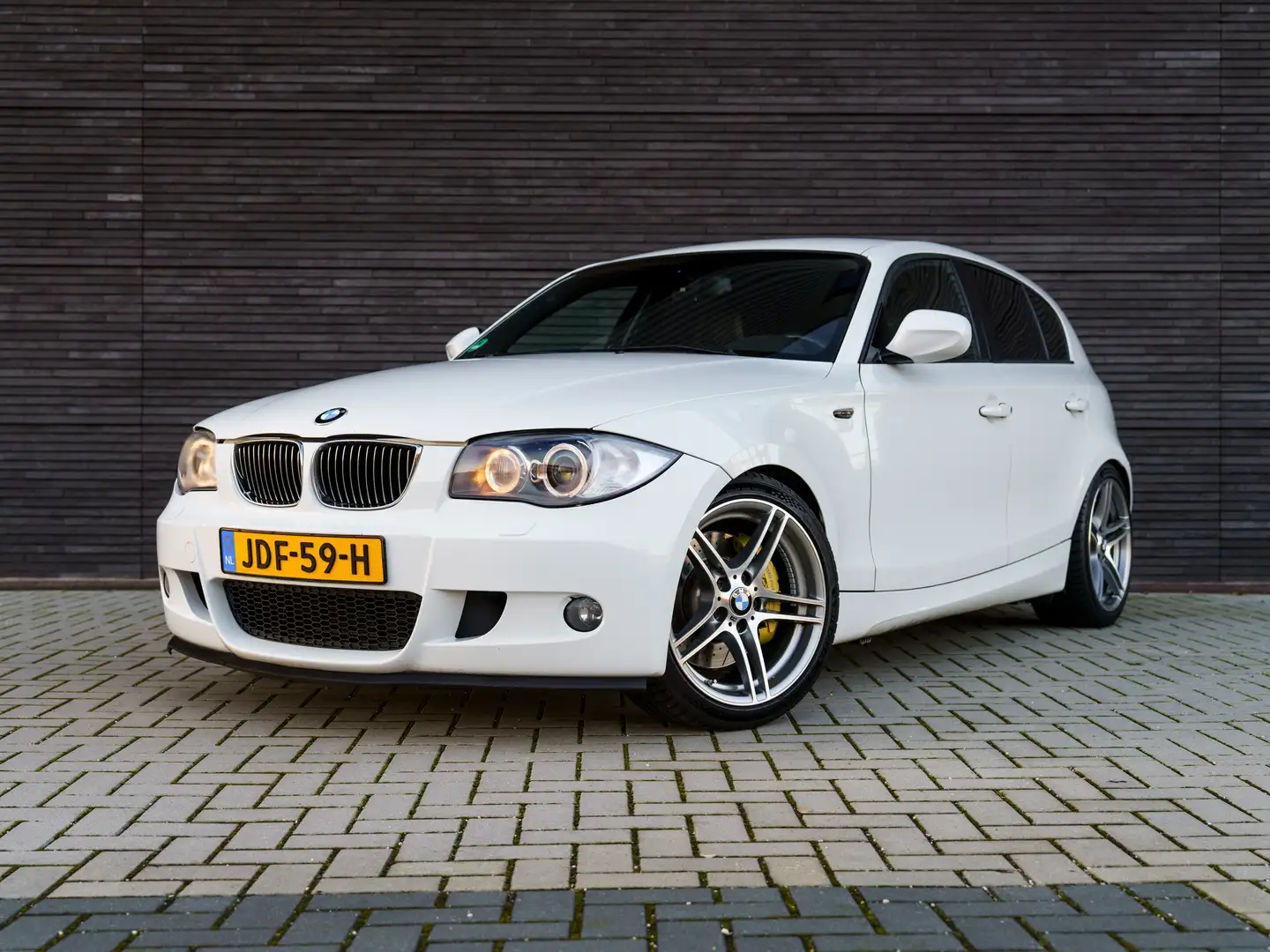 BMW 130 130i Performance Parts Weiß - 1
