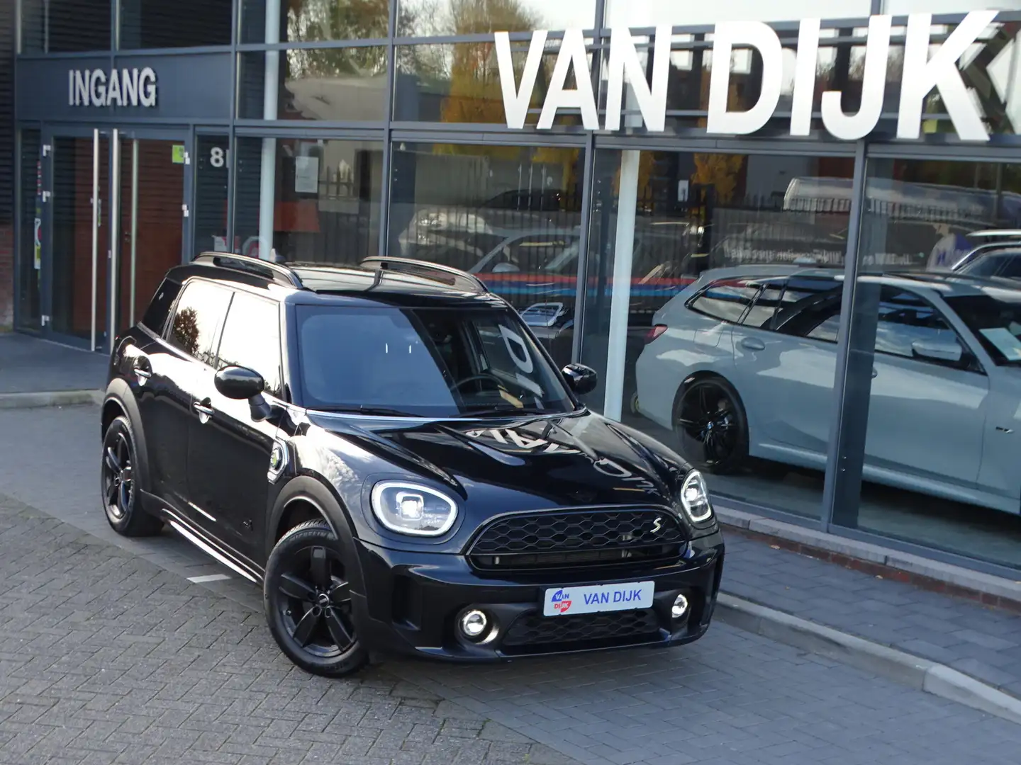 MINI Cooper SE Countryman Mini 2.0 ALL4 Untamed Edition Leder Camera Led Dri Zwart - 2