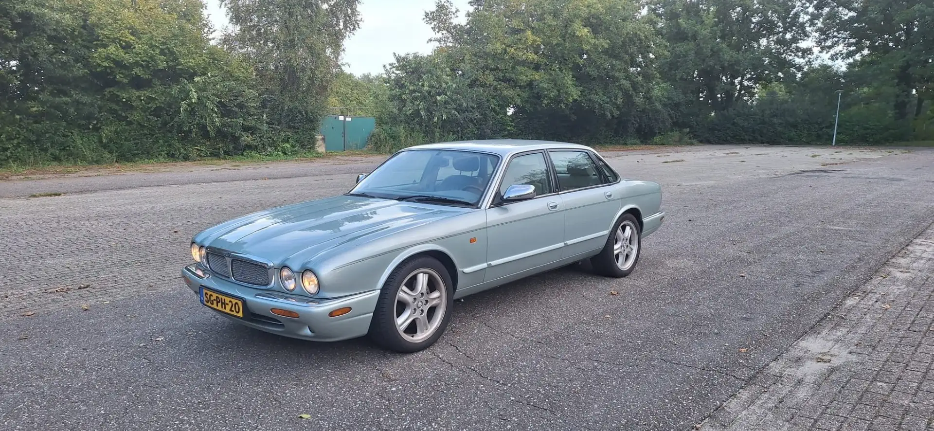 Jaguar XJ8 Executive - 1