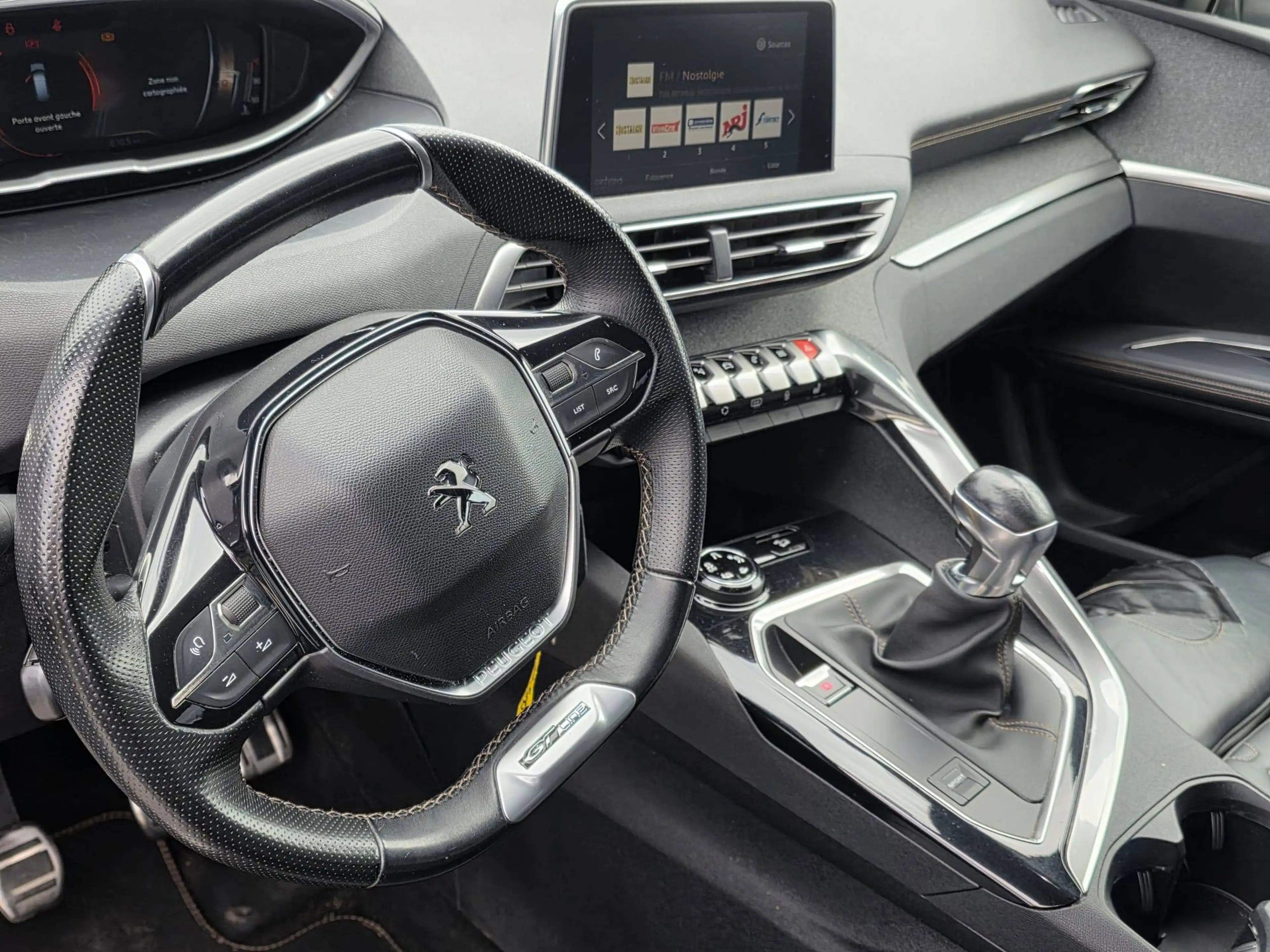 Peugeot 5008 5008 1.5 BlueHDi GT Line — photo 13