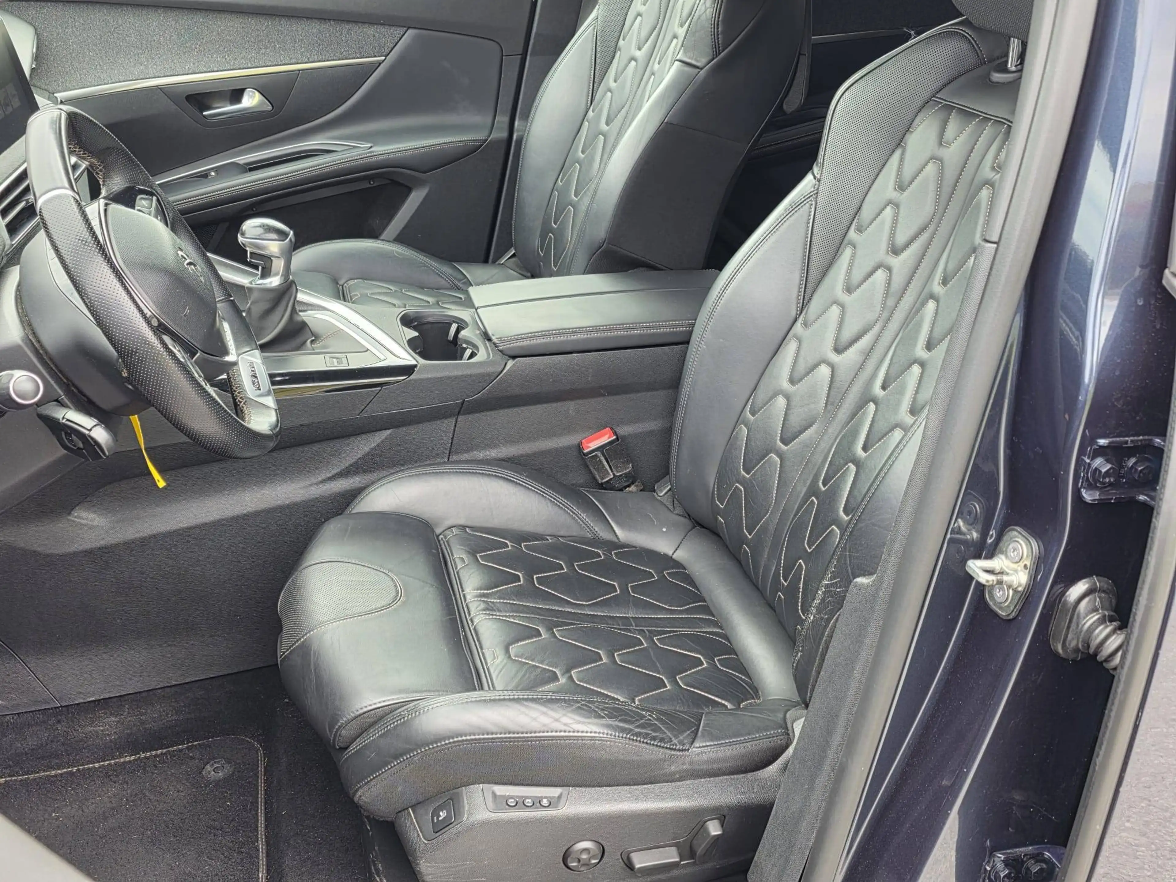 Peugeot 5008 5008 1.5 BlueHDi GT Line — photo 10