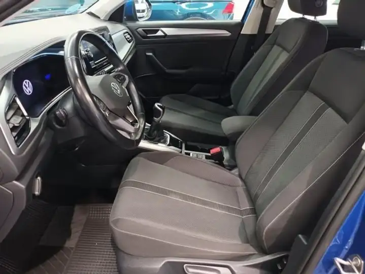 Volkswagen T-Roc 2023, foto 3