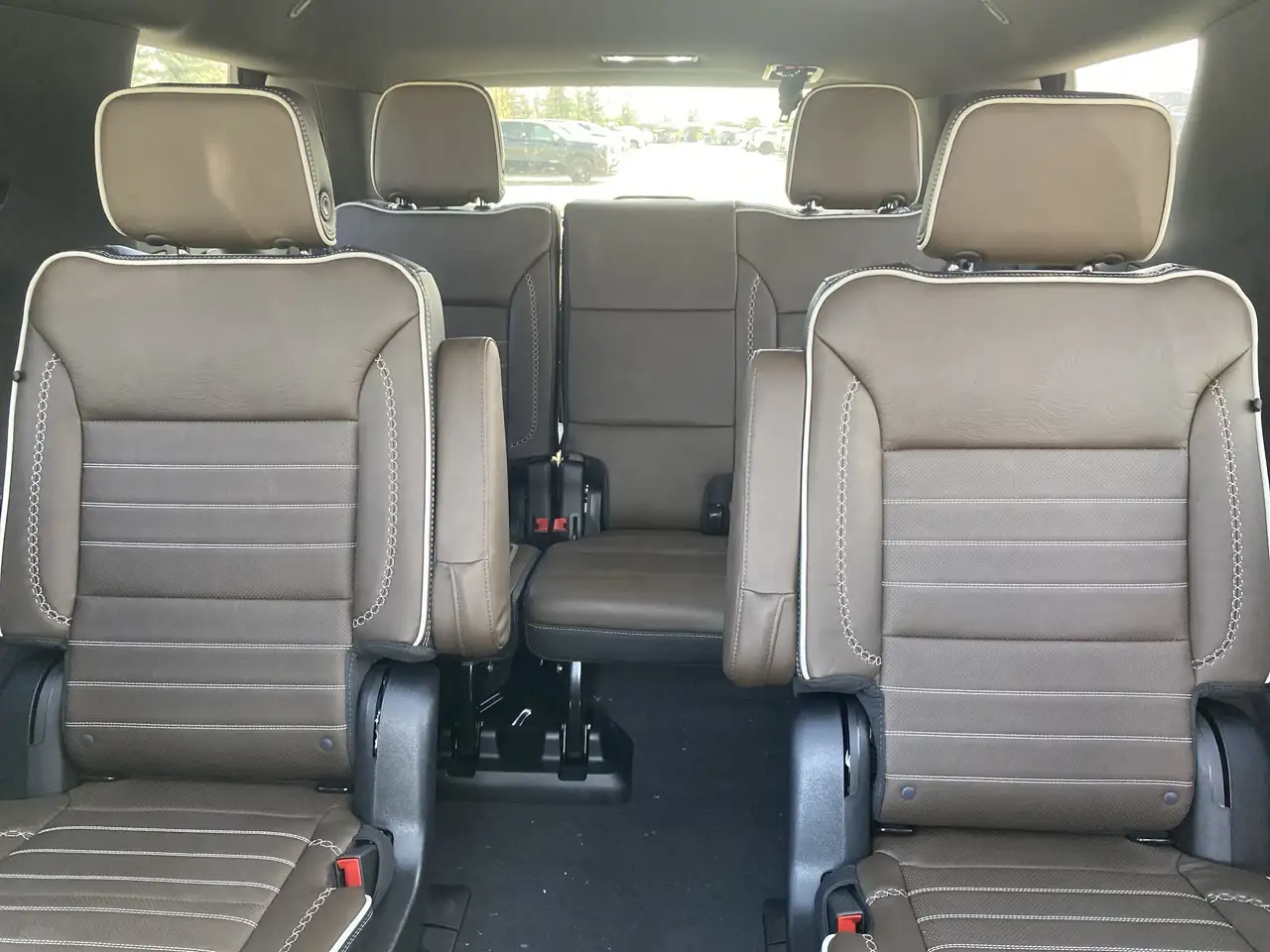GMC Yukon снимка GMC Yukon