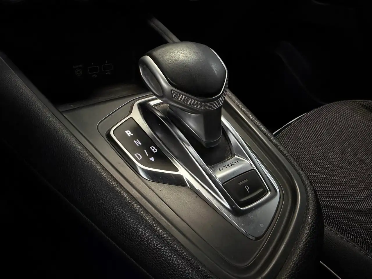 Renault Captur — photo 18