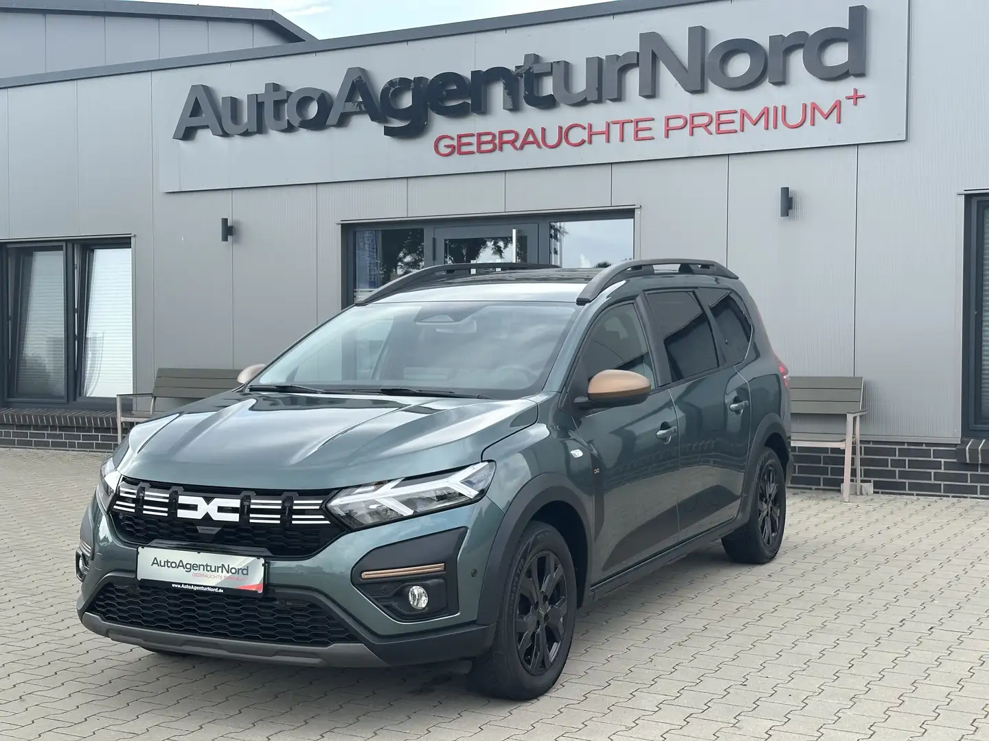 Dacia Jogger 1.6 E-Tech Extreme Aut.+7-Sitzer+NAVI+LED Grün - 1