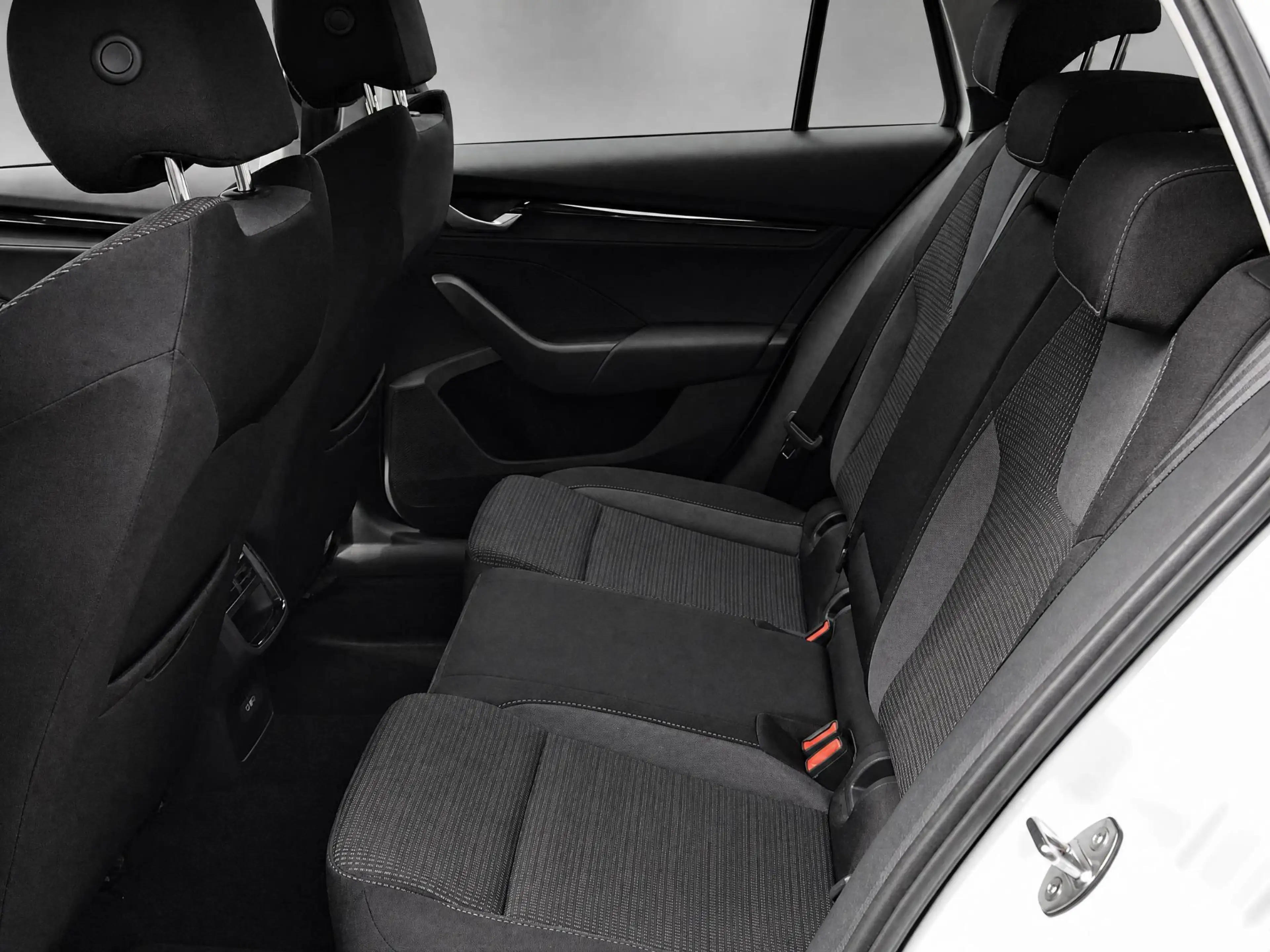 Skoda Octavia Combi 1.5TSI/115PK FL Selection · Apple/Android Ca — photo 15