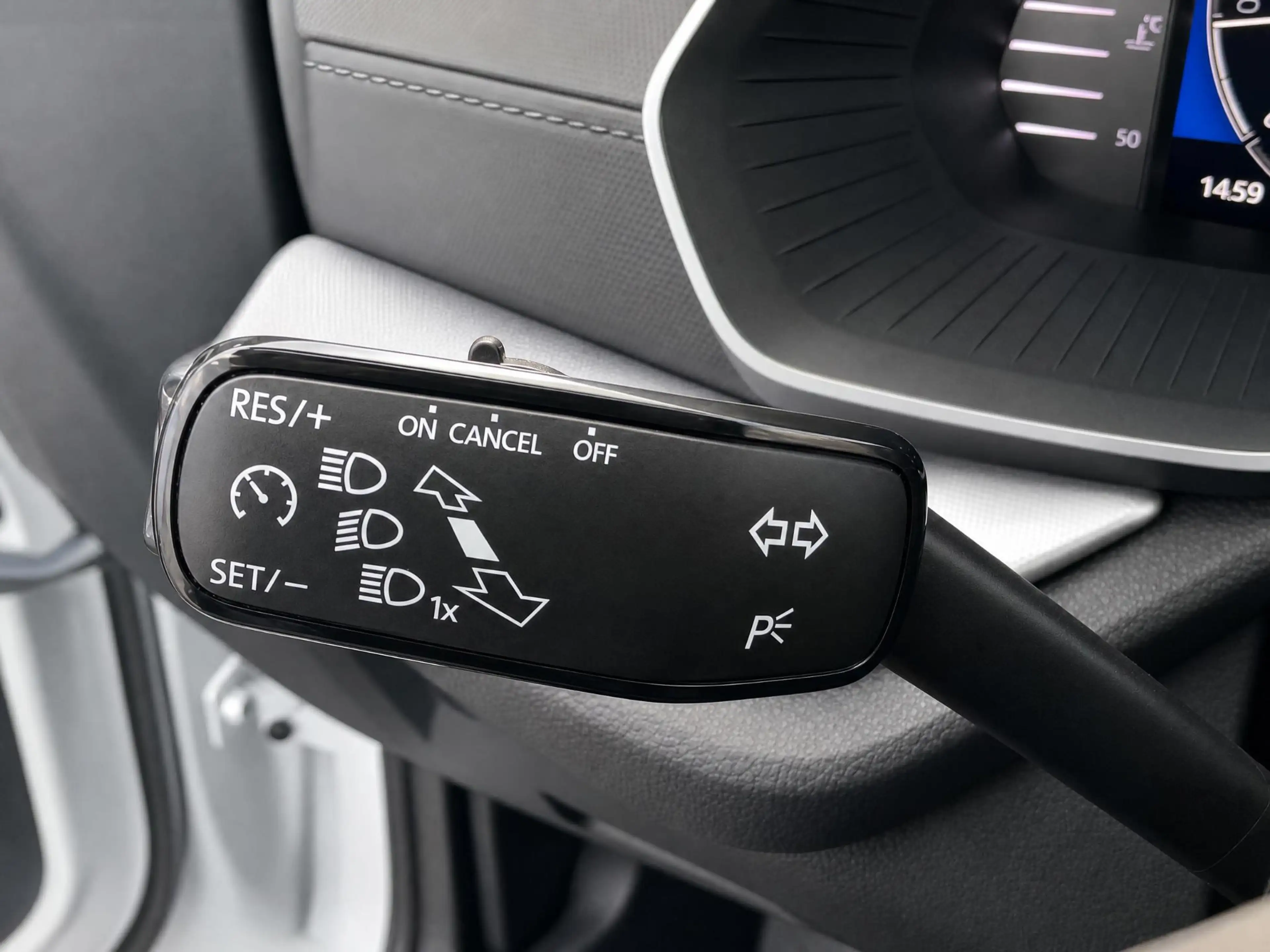 Skoda Octavia Combi 1.5TSI/115PK FL Selection · Apple/Android Ca — photo 9
