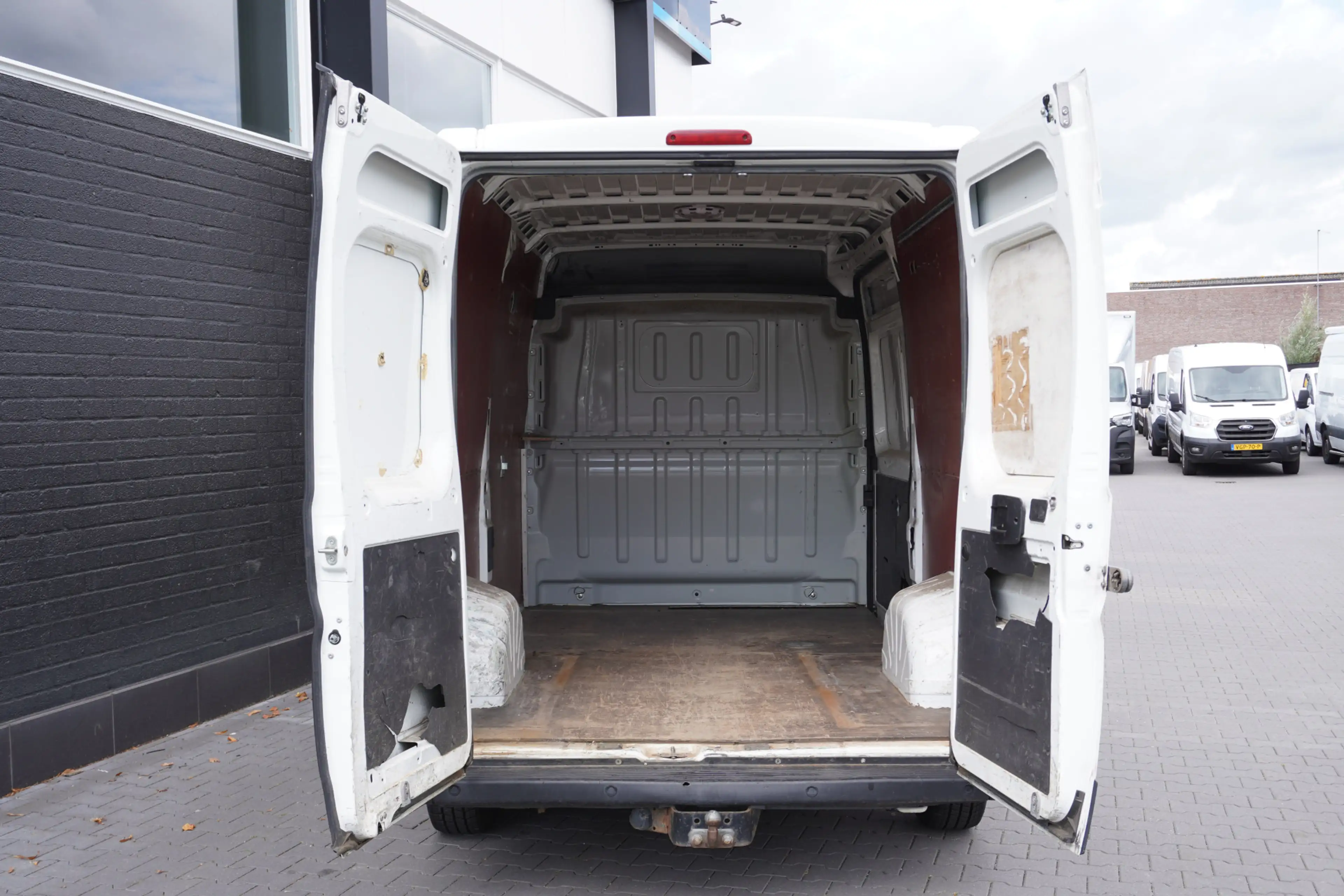 Peugeot Boxer 2.2 BlueHDi 120PK L2H2 EURO 6 - Airco - Navi - Cru — photo 8