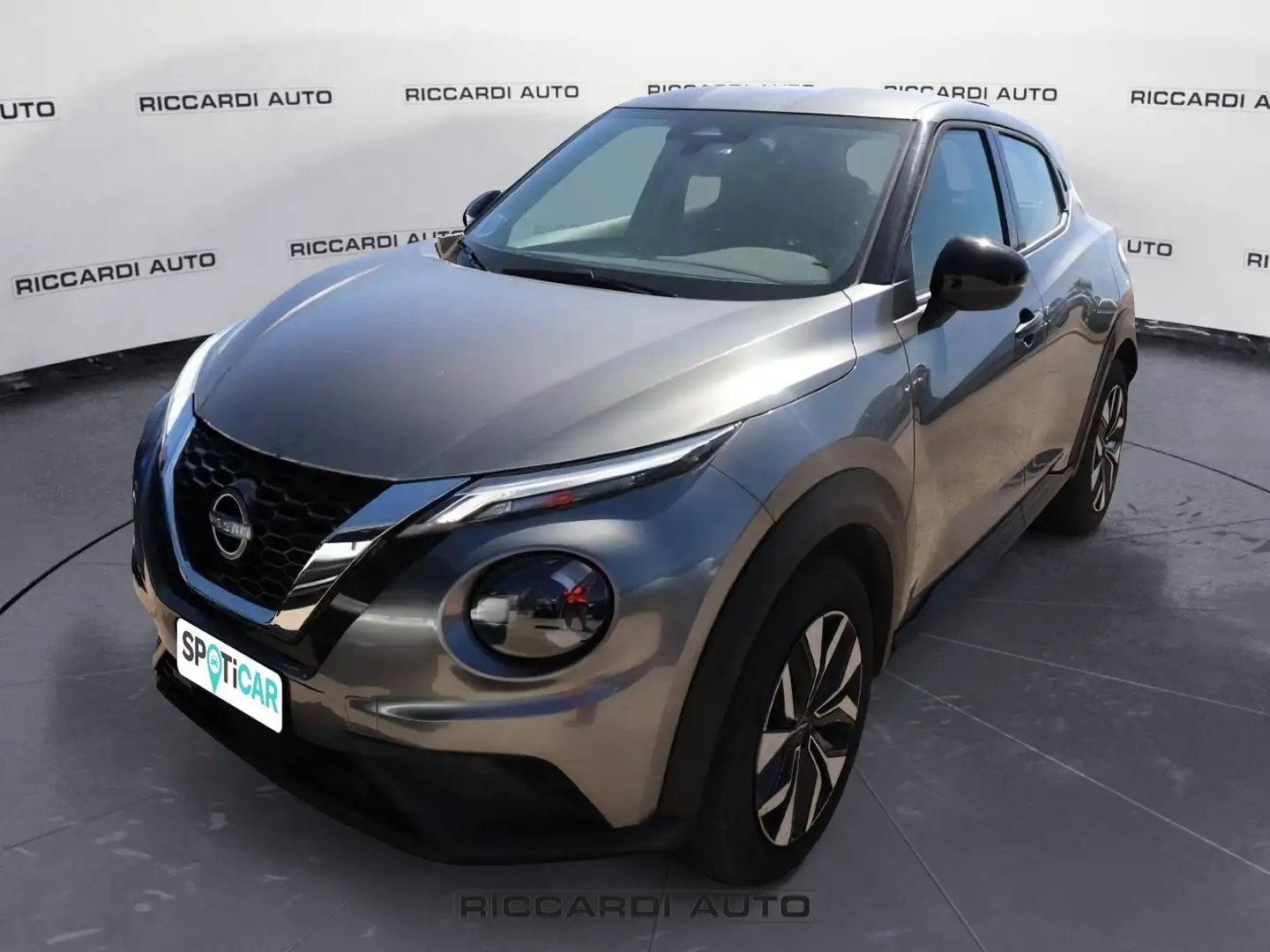 Nissan Juke 2ª serie 1.0 DIG-T 114 CV DCT Acenta Grigio - 1