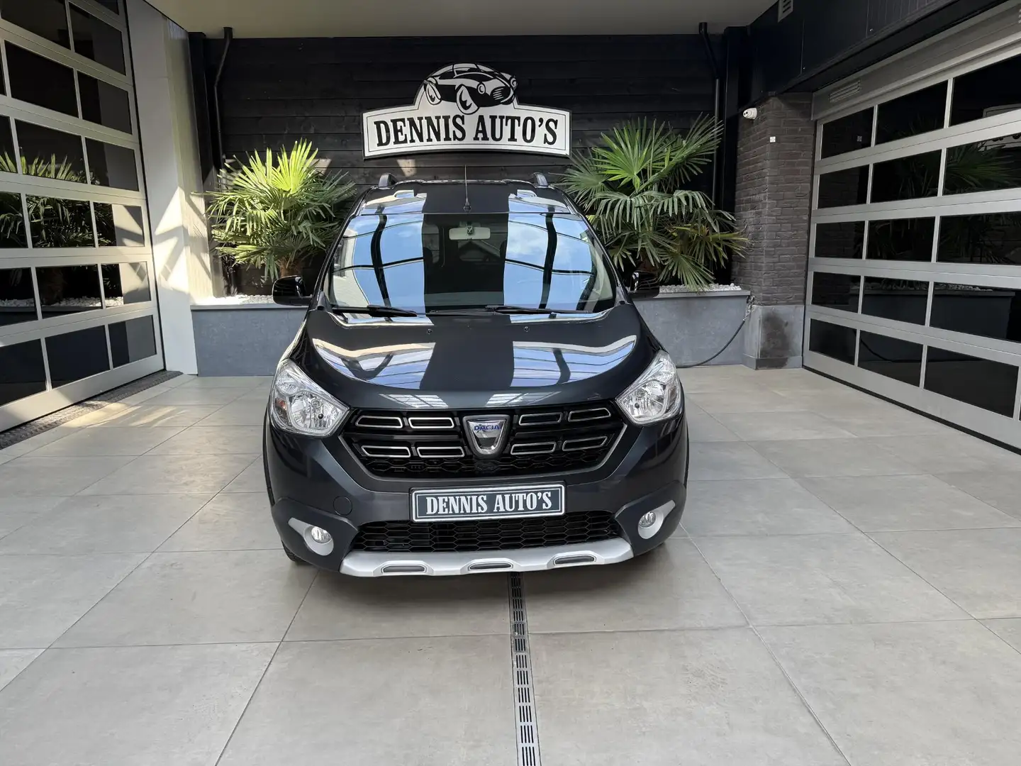 Dacia Dokker 1.2 TCe S&S Série Limitée Stepway Grijs - 2