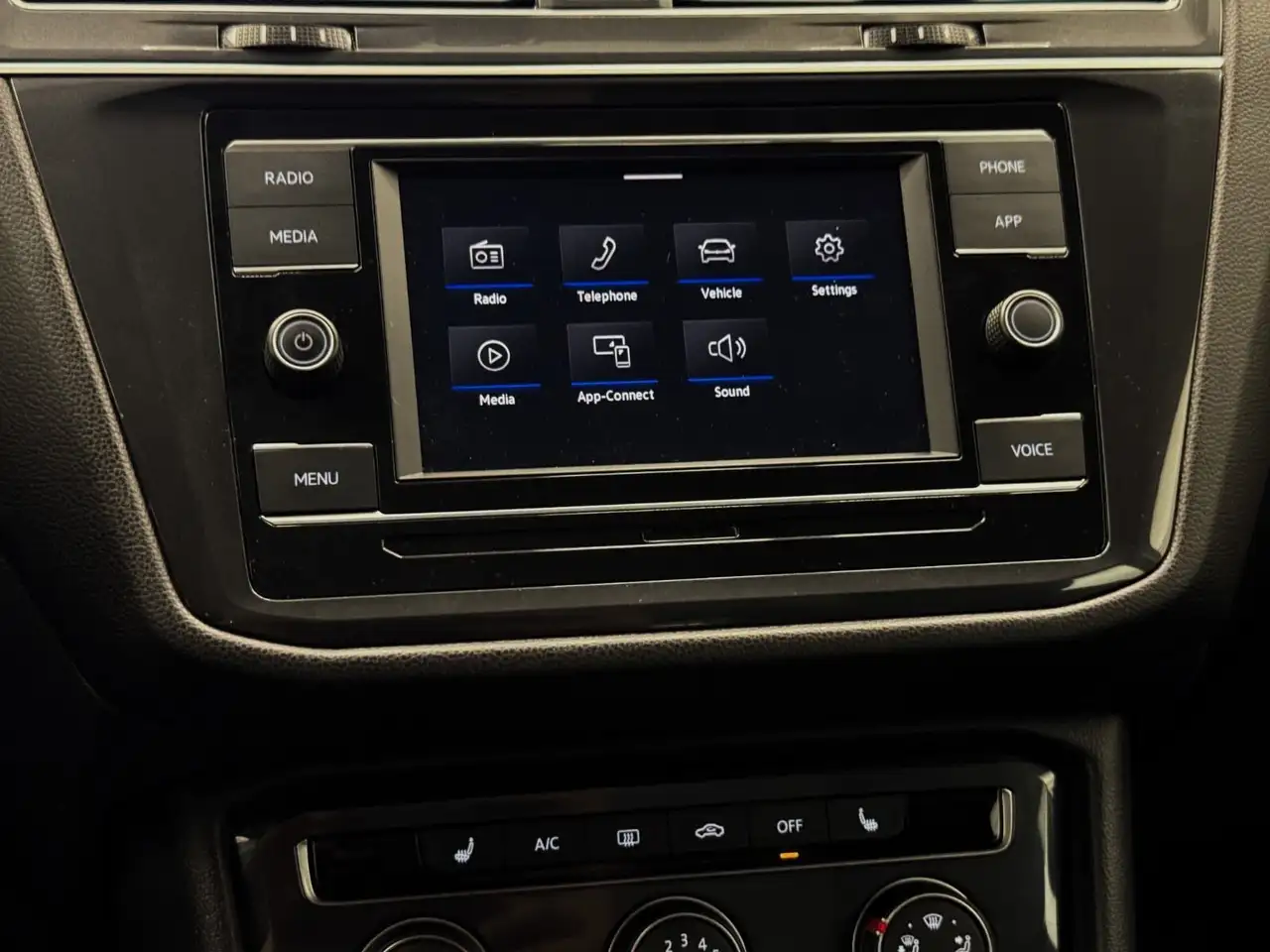 Volkswagen Tiguan снимка Volkswagen Tiguan
