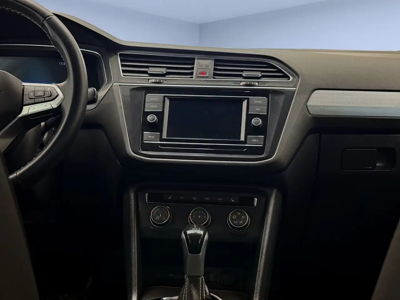 Volkswagen Tiguan снимка Volkswagen Tiguan