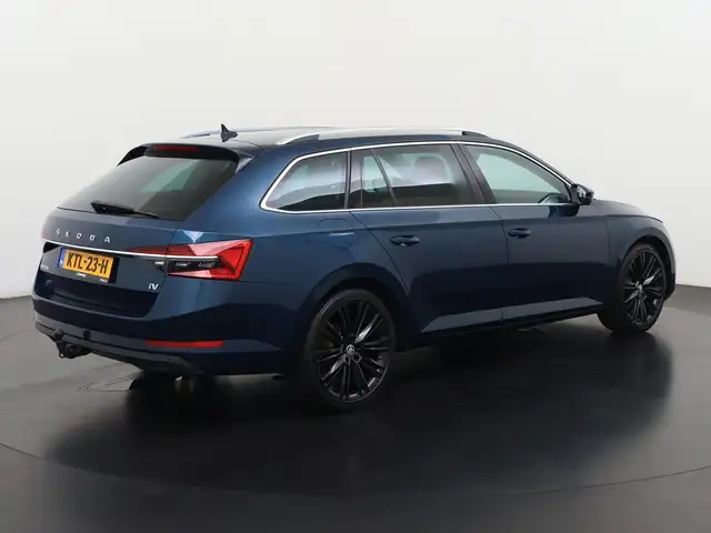 Skoda Superb view 6