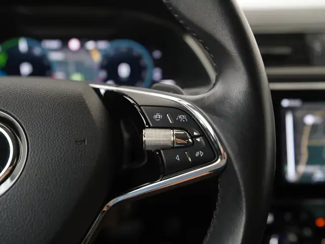 Skoda Superb view 11