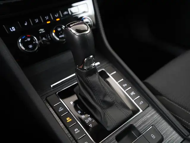 Skoda Superb view 12
