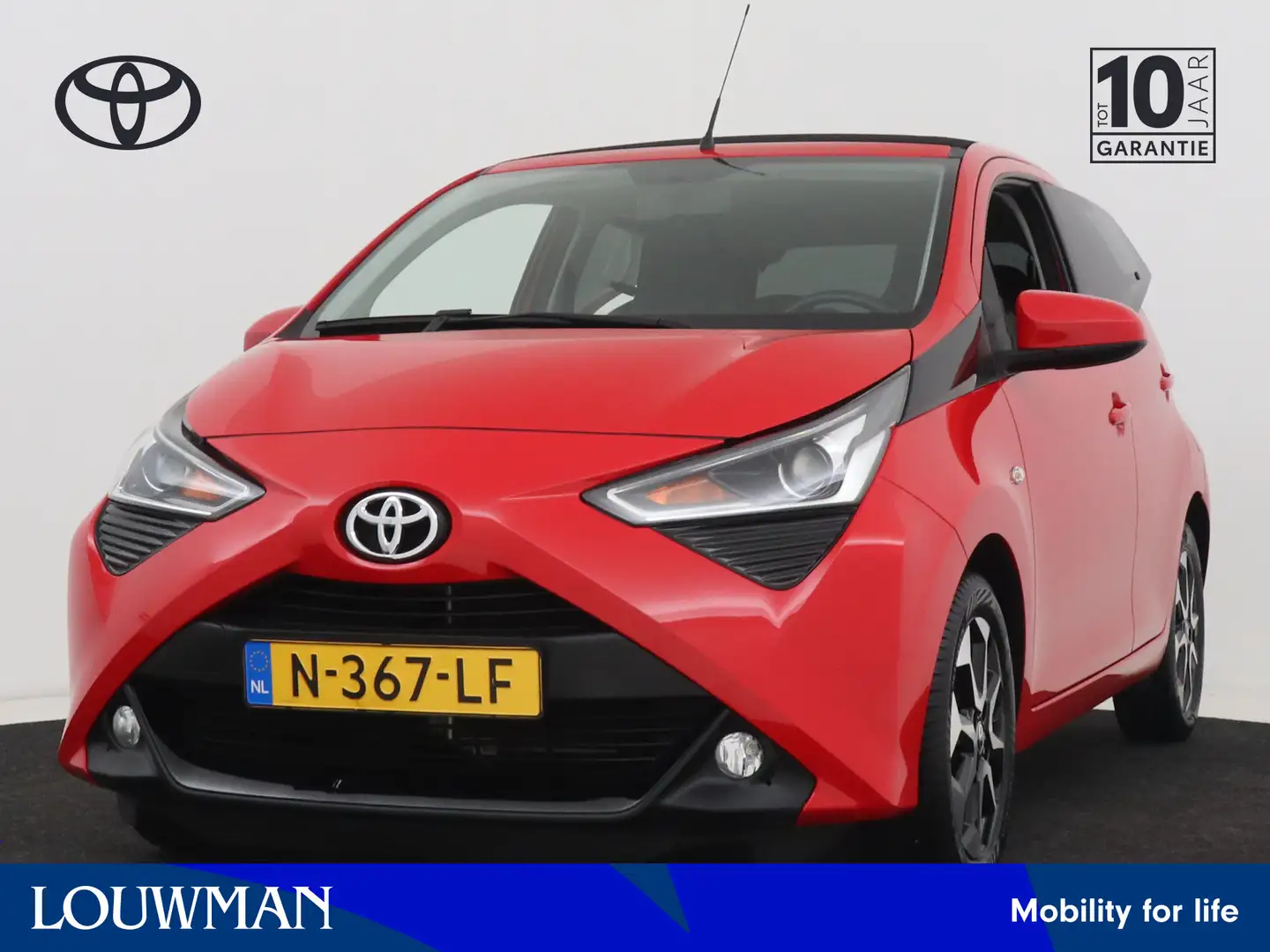 Toyota Aygo 1.0 VVT-i x-joy cabrio Rouge - 1