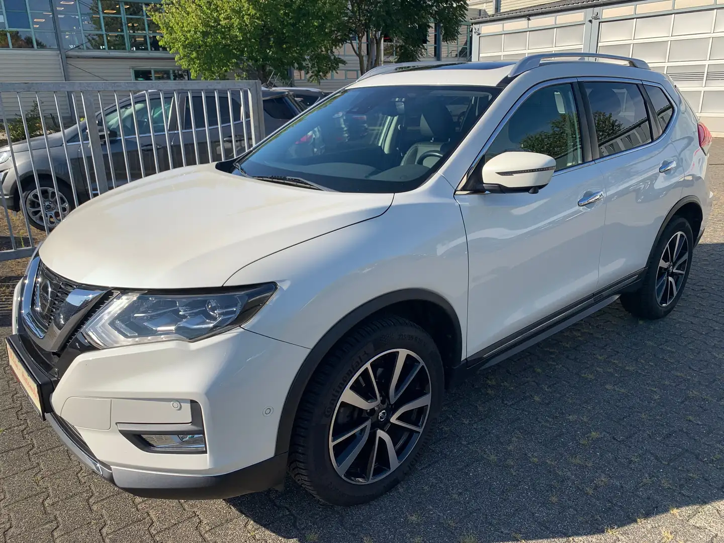 Nissan X-Trail dCi Tekna Autom-Leder-Navi-Bose-Pano-Standheizung Weiß - 1