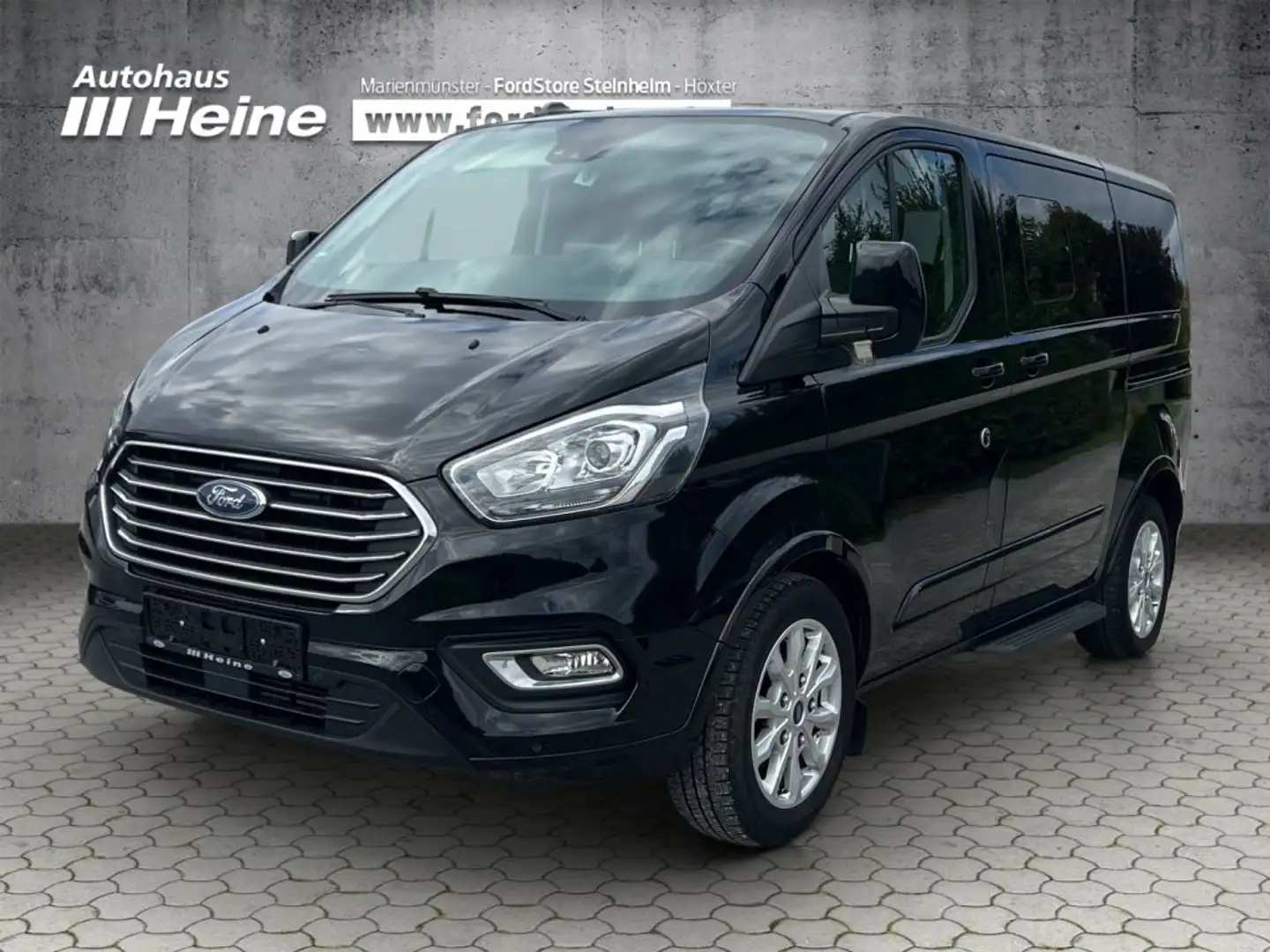Ford Tourneo Custom 320 L1H1 VA Autm. Titanium Schwarz - 1