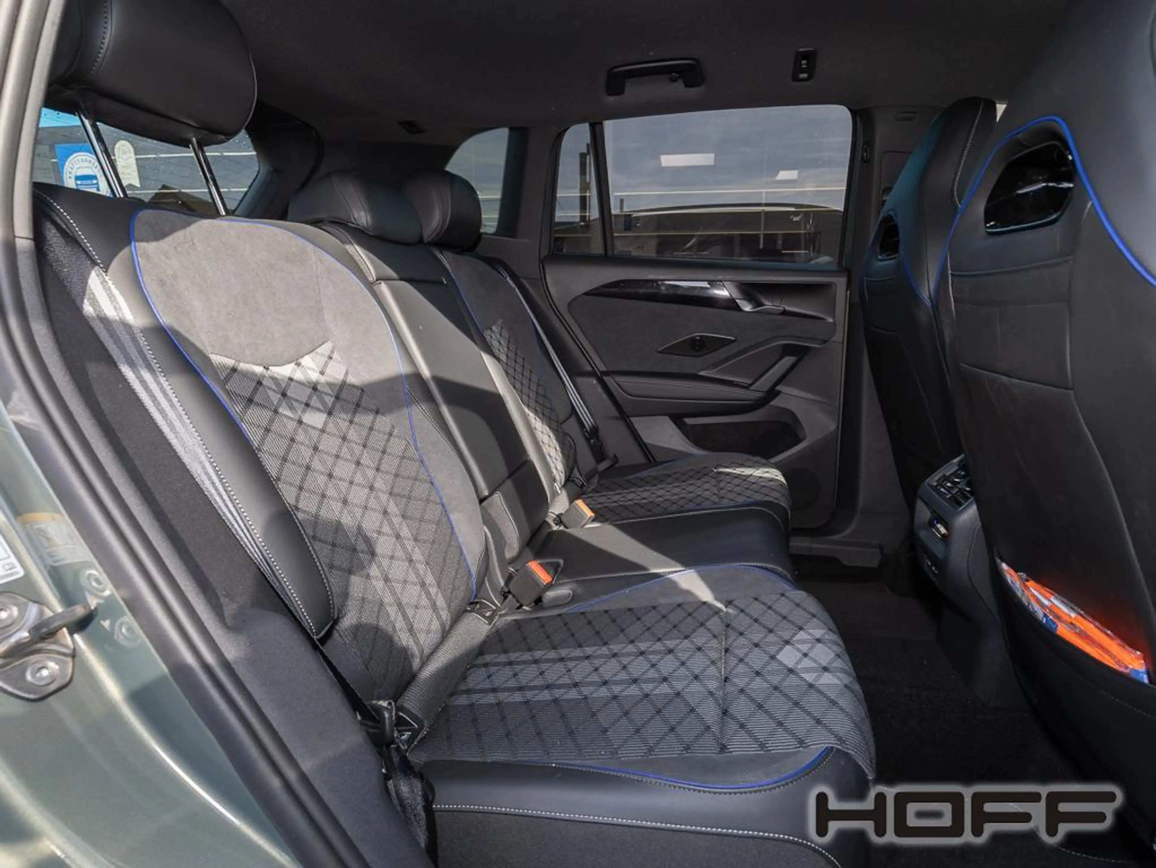 Volkswagen Tiguan 2.0 TDI DSG R-Line Navi AHK 5J Garantie Black-Styl — photo 10