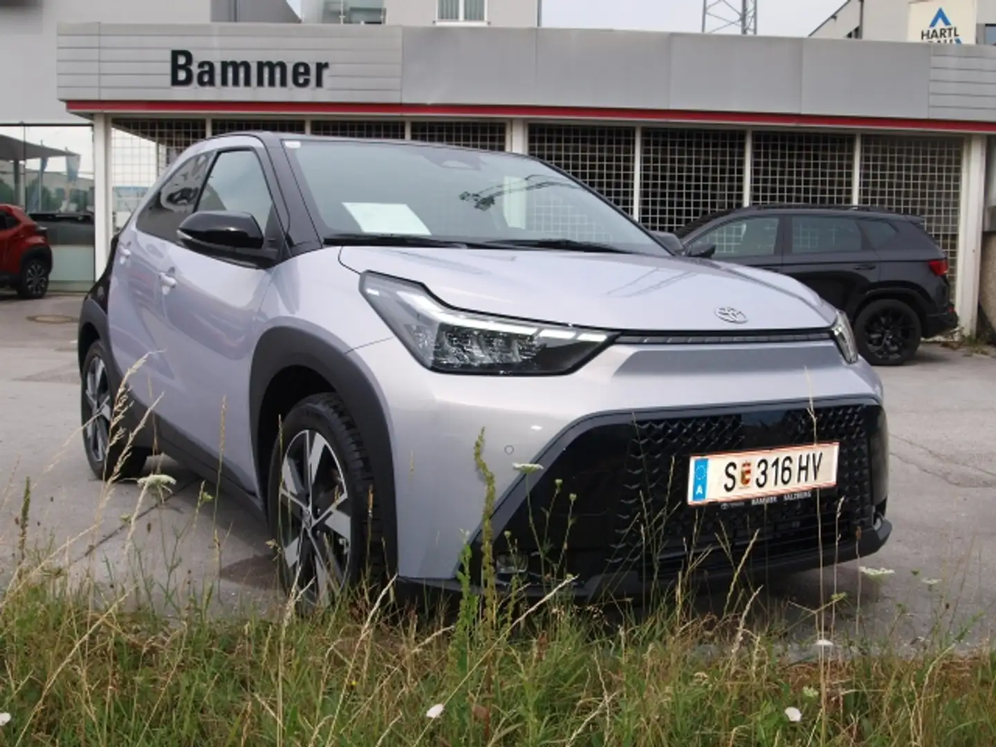 Toyota Aygo X Aygo X 1,5 HSD Teamplayer Silber - 1